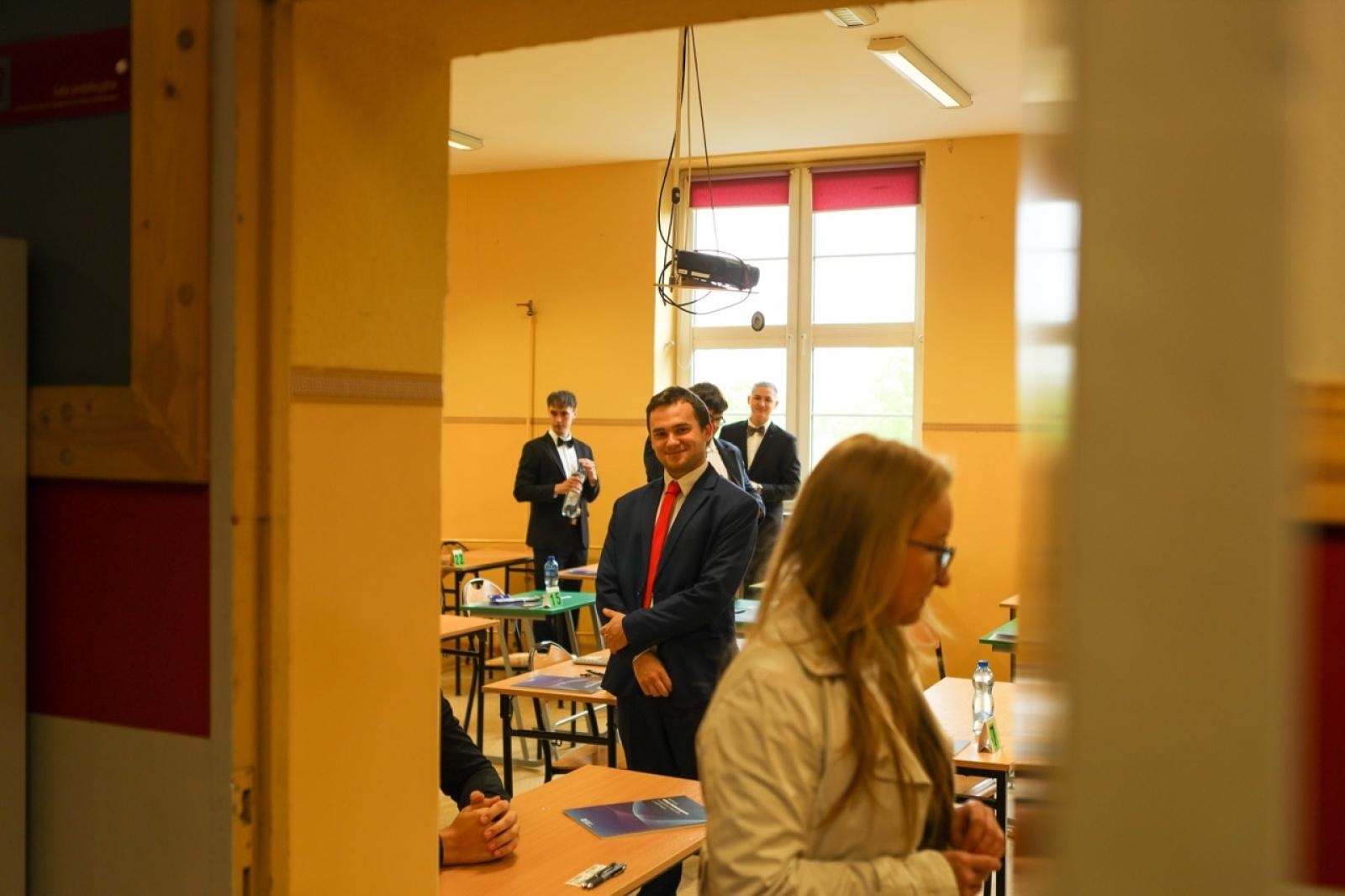 Zdjęcie w galerii na portalu naszraciborz.pl: Matura z matematyki w CKZiU nr 1 – egzamin w Gastronomiku i Budowlance wiadomości z regionu