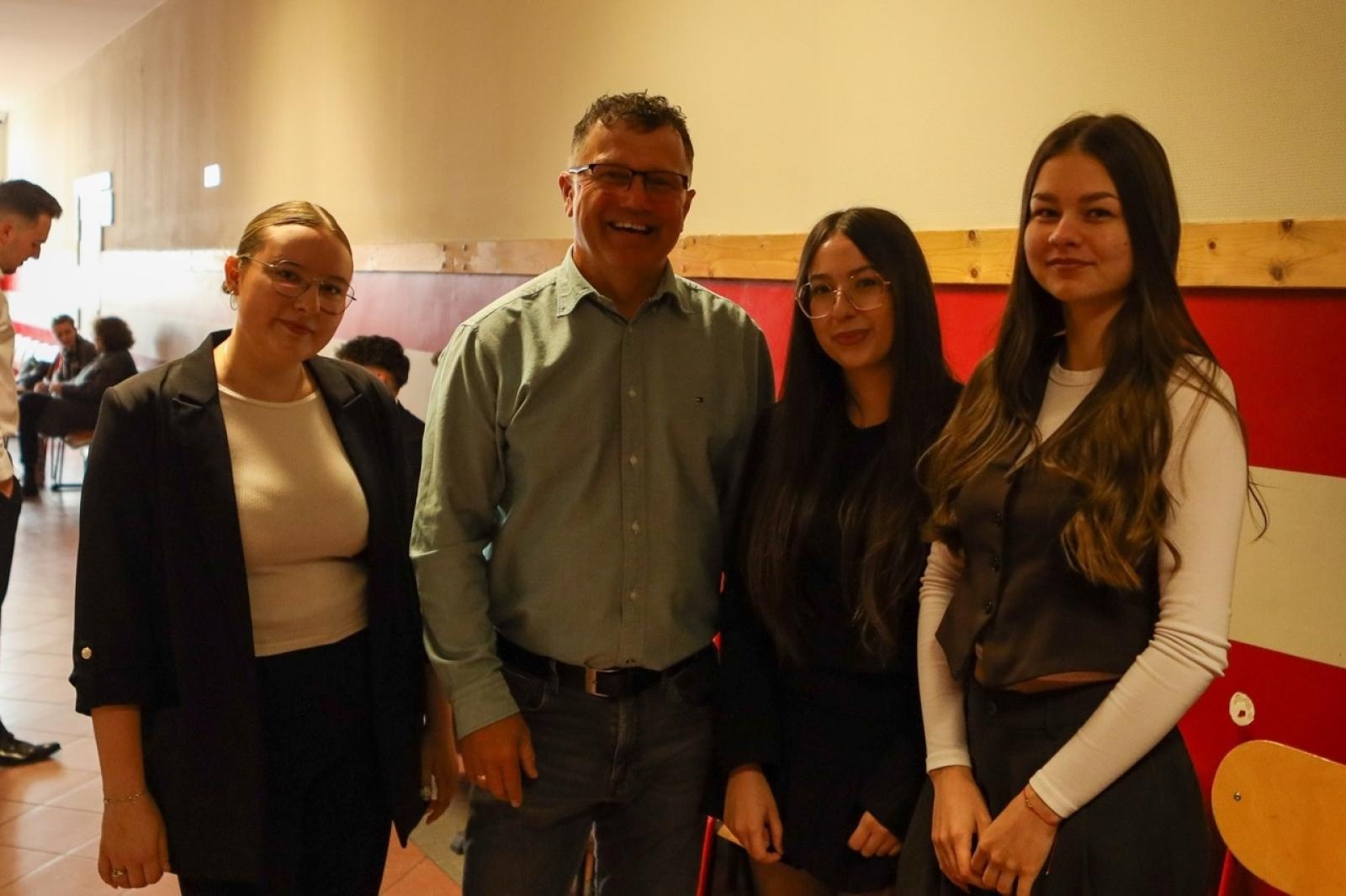 Zdjęcie w galerii na portalu naszraciborz.pl: Matura z matematyki w CKZiU nr 1 – egzamin w Gastronomiku i Budowlance wiadomości z regionu