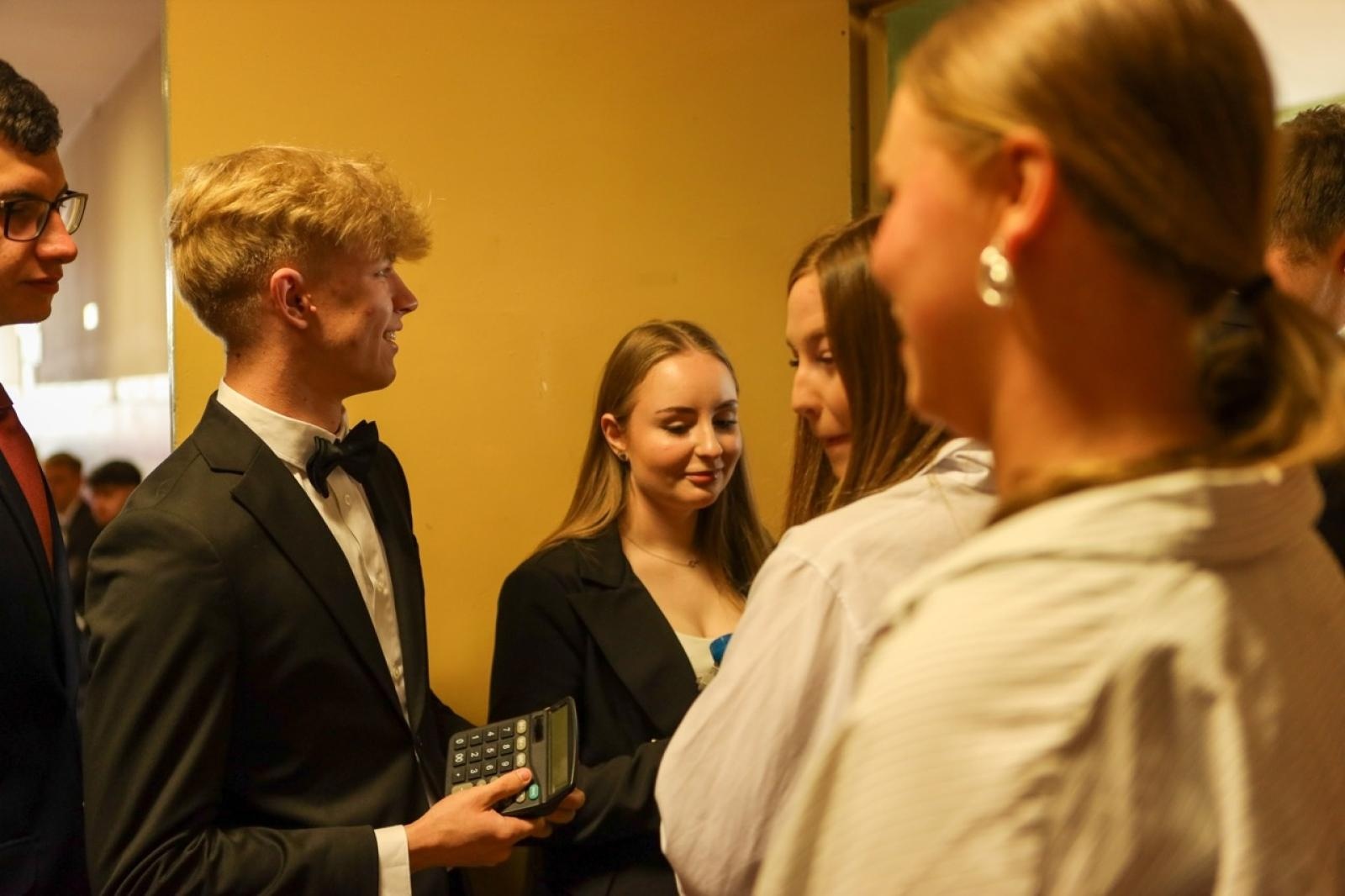 Zdjęcie w galerii na portalu naszraciborz.pl: Matura z matematyki w CKZiU nr 1 – egzamin w Gastronomiku i Budowlance wiadomości z regionu