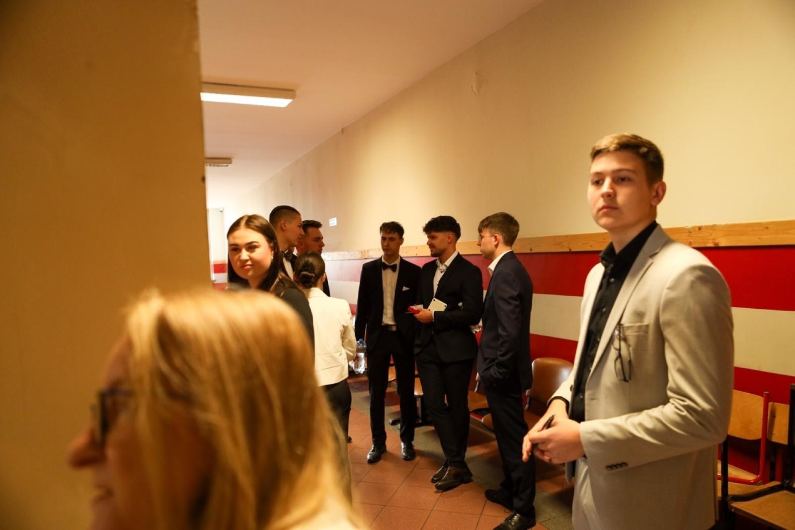 Zdjęcie w galerii na portalu naszraciborz.pl: Matura z matematyki w CKZiU nr 1 – egzamin w Gastronomiku i Budowlance wiadomości z regionu