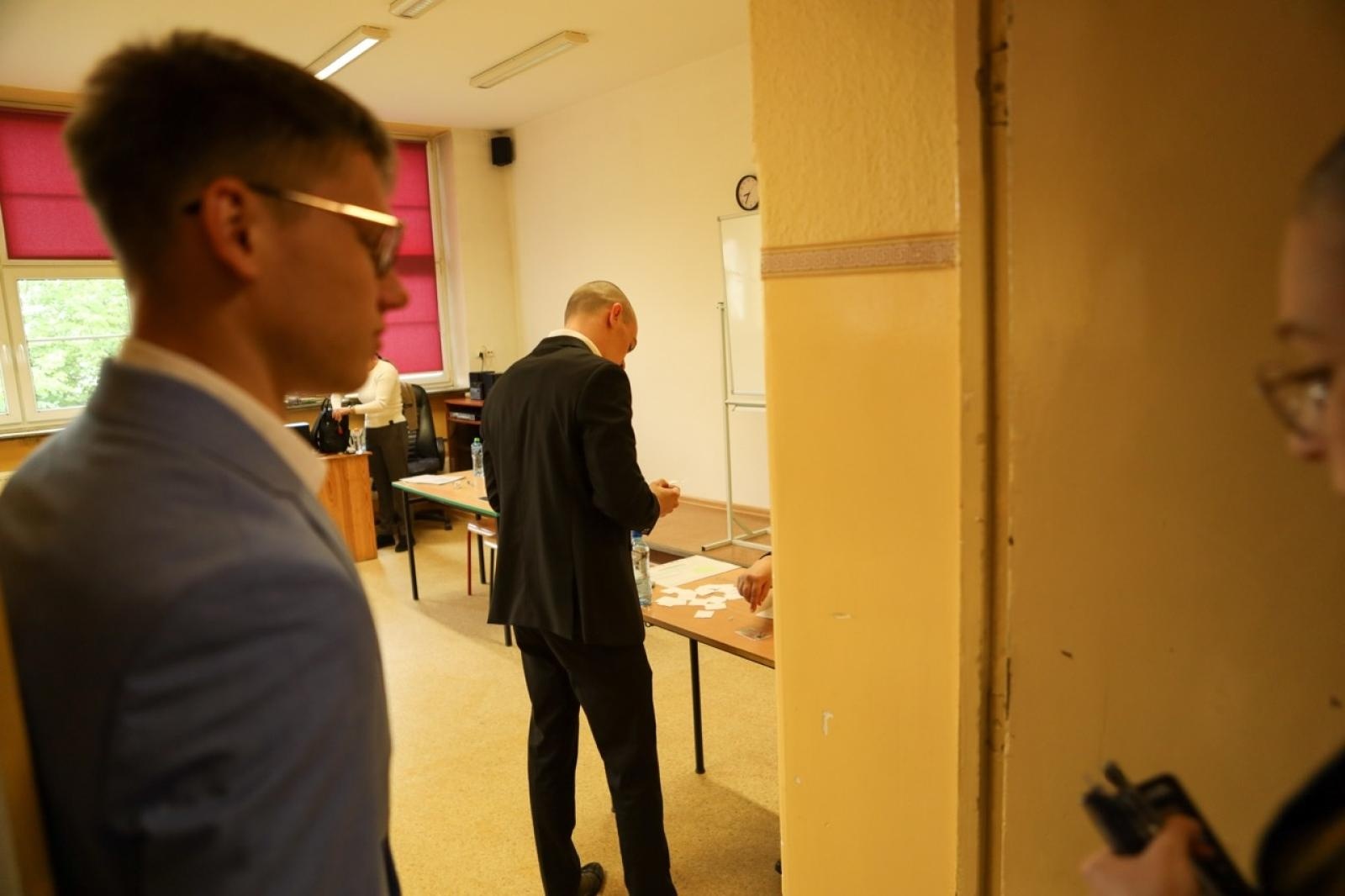 Zdjęcie w galerii na portalu naszraciborz.pl: Matura z matematyki w CKZiU nr 1 – egzamin w Gastronomiku i Budowlance wiadomości z regionu