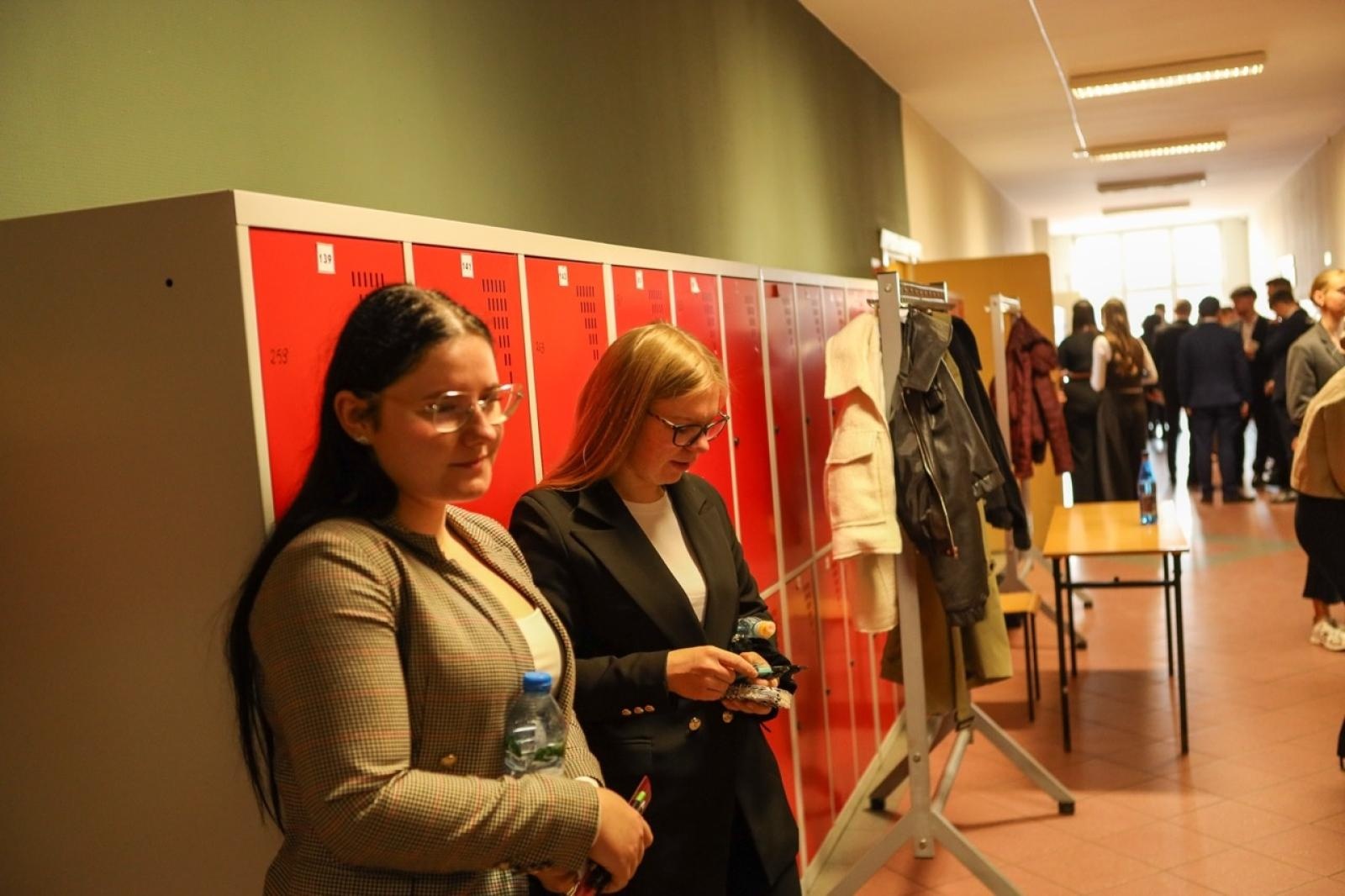 Zdjęcie w galerii na portalu naszraciborz.pl: Matura z matematyki w CKZiU nr 1 – egzamin w Gastronomiku i Budowlance wiadomości z regionu