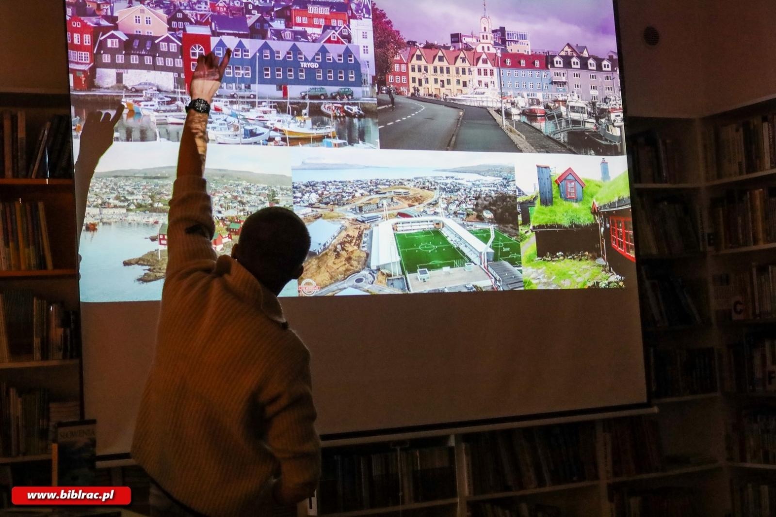 Zdjęcie w galerii na portalu naszraciborz.pl: Między wiatrem a ciszą – slajdowisko Łukasza Czogalika w bibliotece wiadomości z regionu