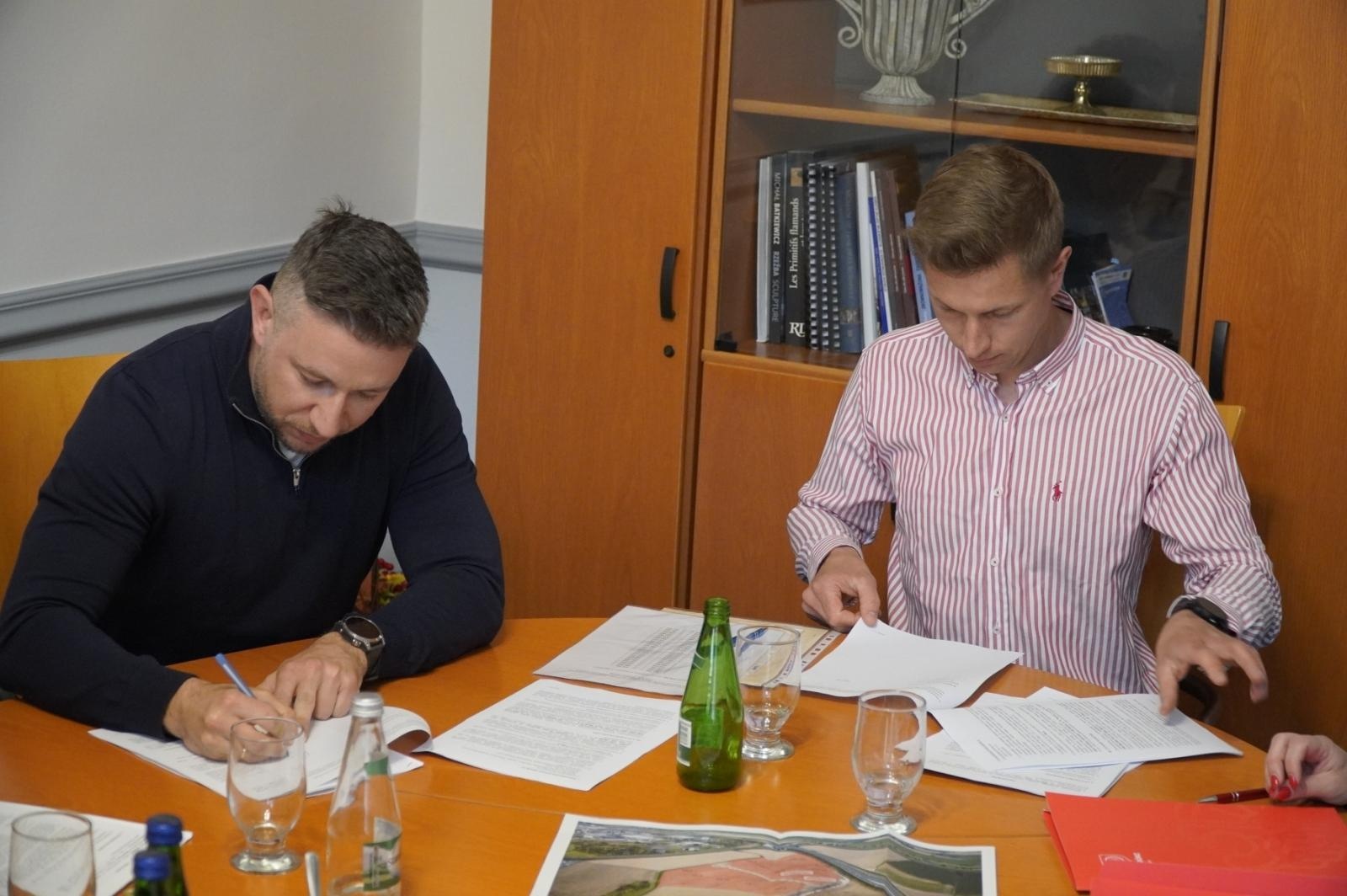 Zdjęcie w galerii na portalu naszraciborz.pl: Pierwsi inwestorzy w nowej strefie gospodarczej przy ul. Mikołowskiej wiadomości z regionu