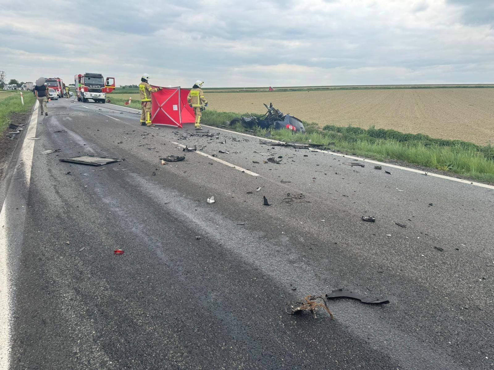 Zdjęcie w galerii na portalu naszraciborz.pl: Tragiczny wypadek w Bieńkowicach. Nie żyje 32-letni kierowca volkswagena [KOMUNIKAT POLICJI] wiadomości z regionu