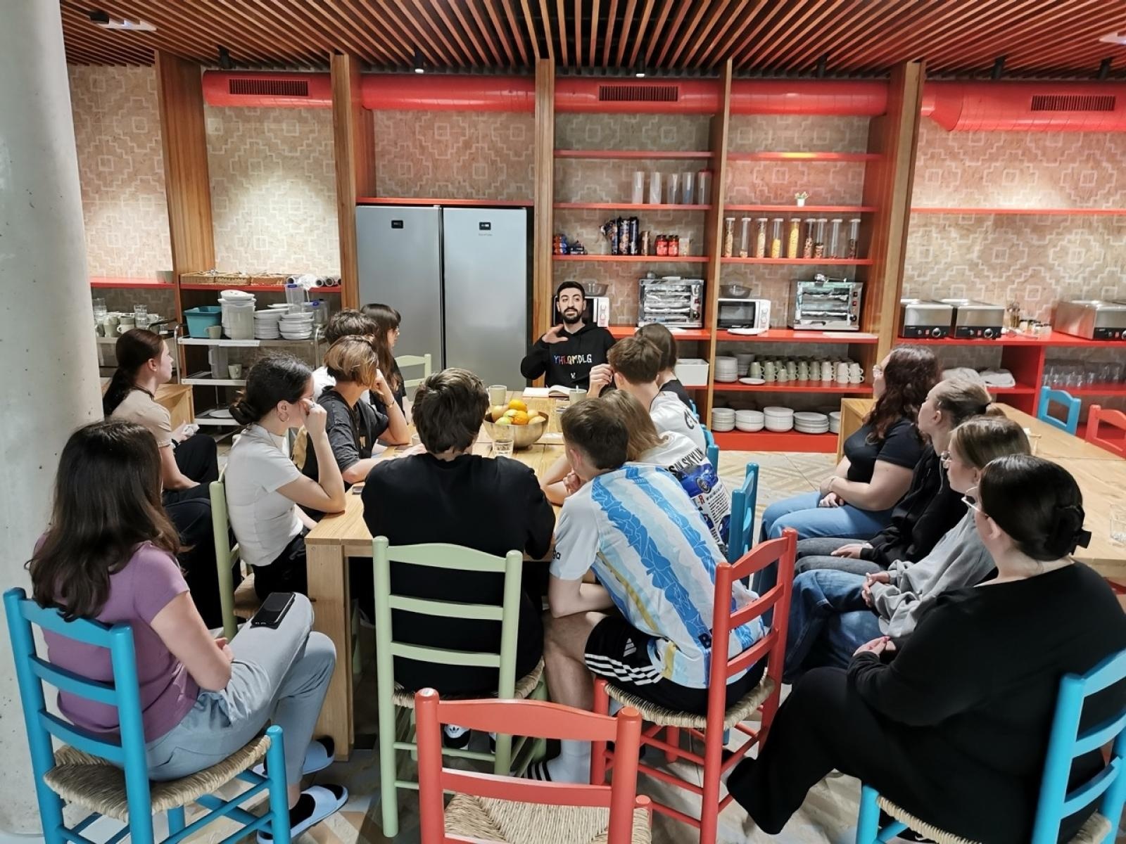 Zdjęcie w galerii na portalu naszraciborz.pl: Zawodowa przygoda w sercu Andaluzji – praktyki uczniów Ekonomika wiadomości z regionu