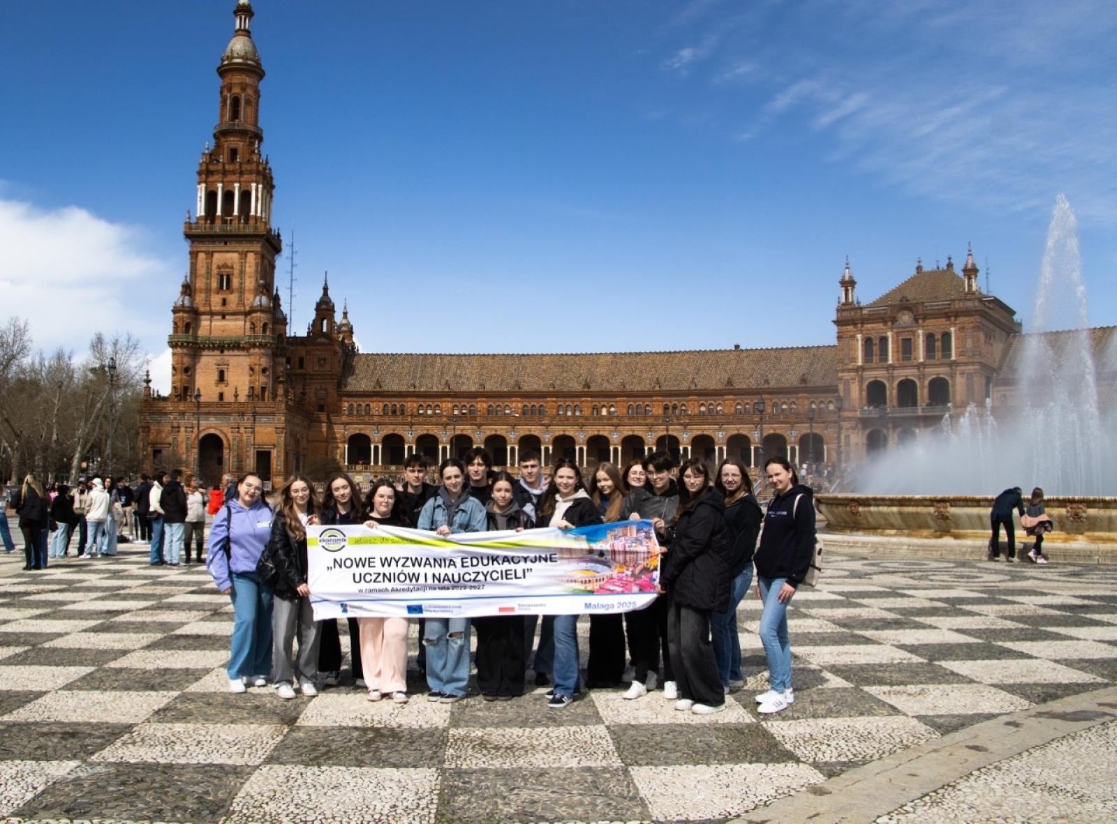 Zdjęcie w galerii na portalu naszraciborz.pl: Zawodowa przygoda w sercu Andaluzji – praktyki uczniów Ekonomika wiadomości z regionu