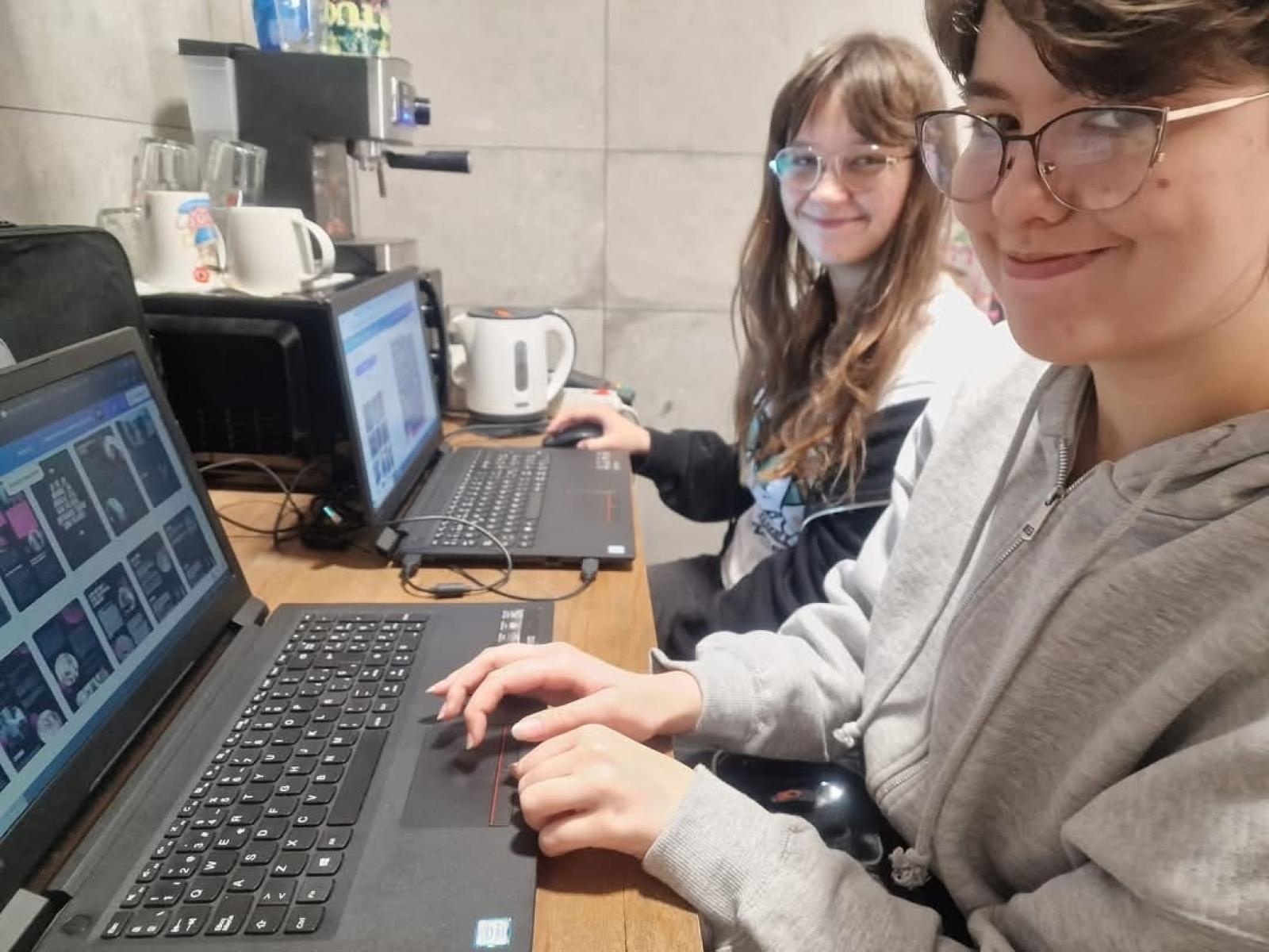 Zdjęcie w galerii na portalu naszraciborz.pl: Zawodowa przygoda w sercu Andaluzji – praktyki uczniów Ekonomika wiadomości z regionu