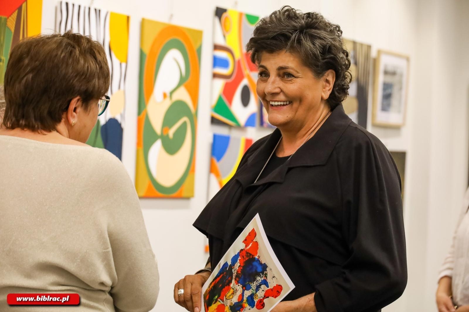 Zdjęcie w galerii na portalu naszraciborz.pl: W ramach i bez ram – wyjątkowy wernisaż Anny Żychskiej w Raciborzu wiadomości z regionu