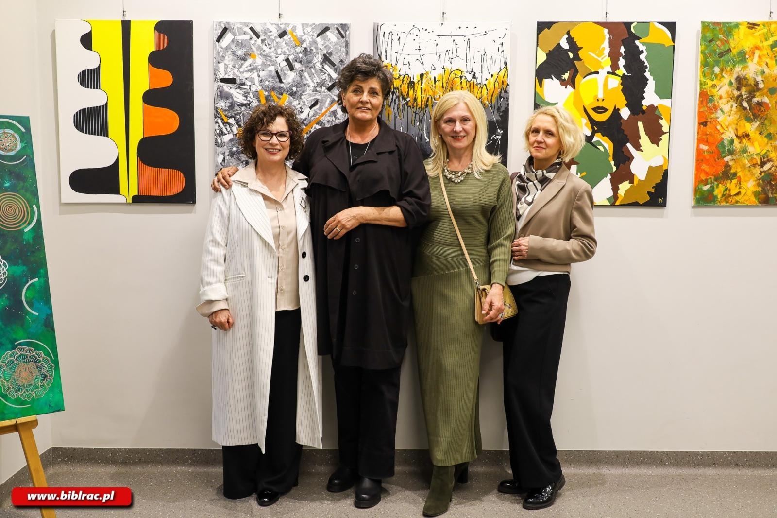 Zdjęcie w galerii na portalu naszraciborz.pl: W ramach i bez ram – wyjątkowy wernisaż Anny Żychskiej w Raciborzu wiadomości z regionu