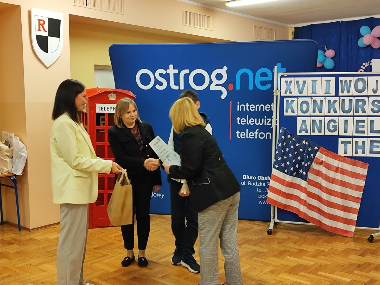 Zdjęcie w galerii na portalu naszraciborz.pl: XVII Wojewódzki Konkurs Języka Angielskiego The Globe w SP18  wiadomości z regionu