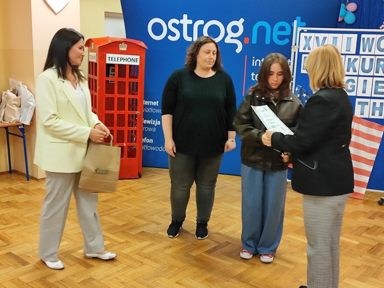 Zdjęcie w galerii na portalu naszraciborz.pl: XVII Wojewódzki Konkurs Języka Angielskiego The Globe w SP18  wiadomości z regionu