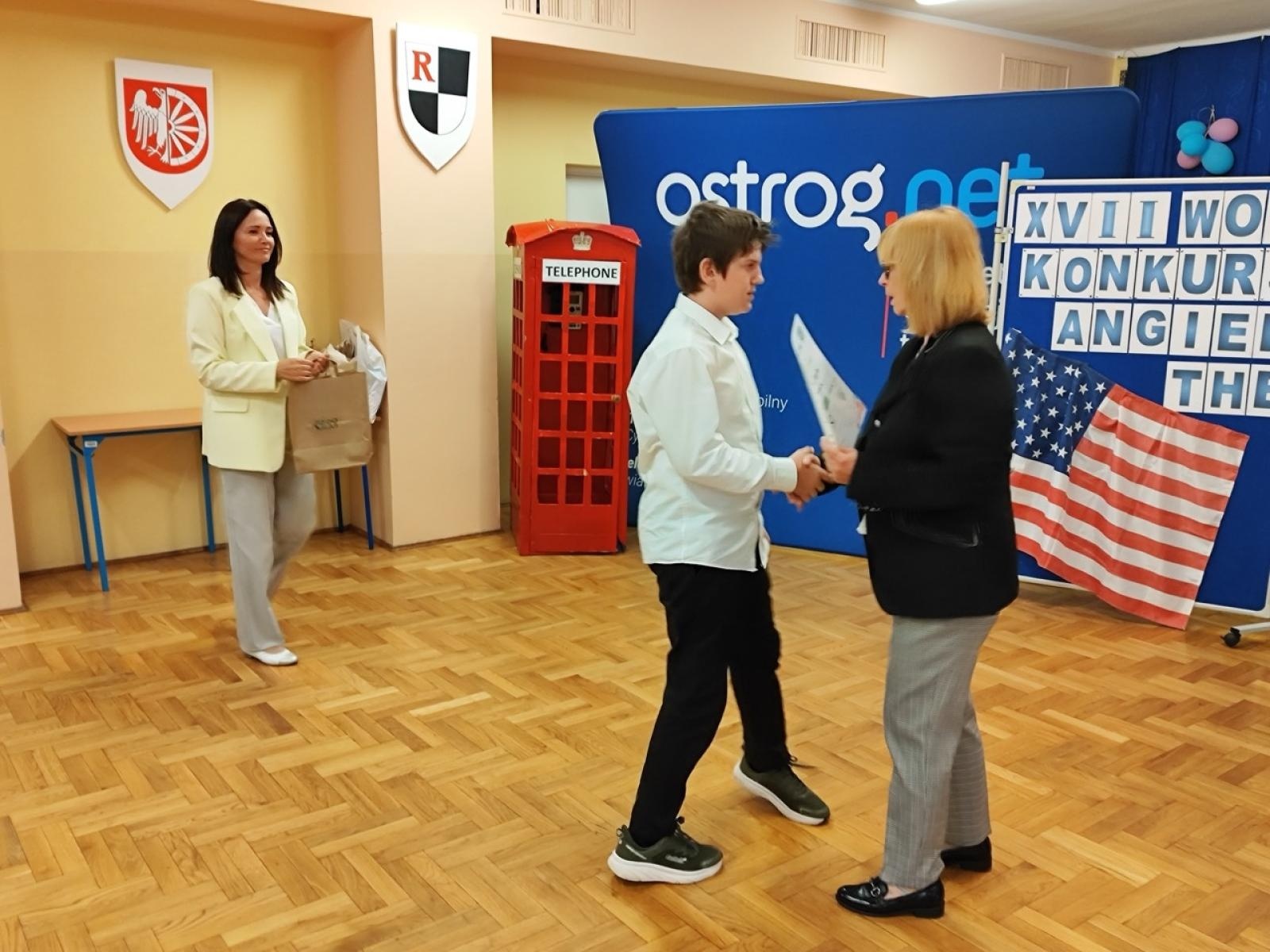 Zdjęcie w galerii na portalu naszraciborz.pl: XVII Wojewódzki Konkurs Języka Angielskiego The Globe w SP18  wiadomości z regionu