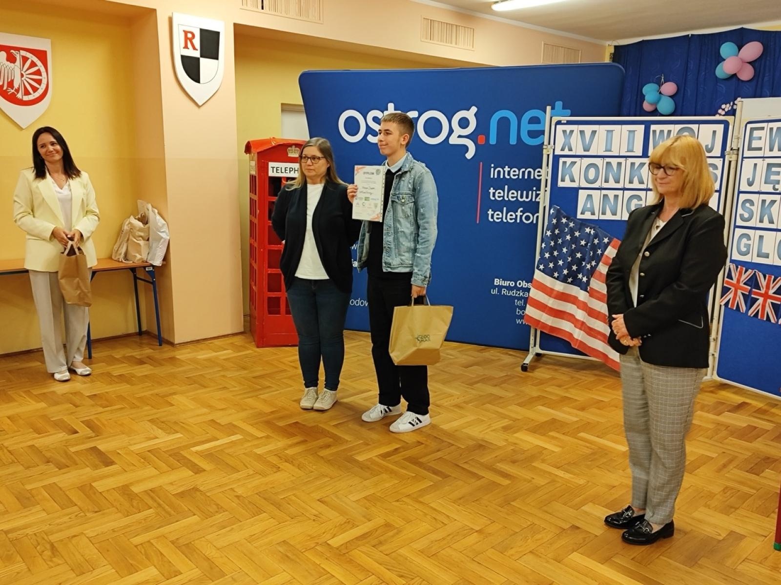 Zdjęcie w galerii na portalu naszraciborz.pl: XVII Wojewódzki Konkurs Języka Angielskiego The Globe w SP18  wiadomości z regionu