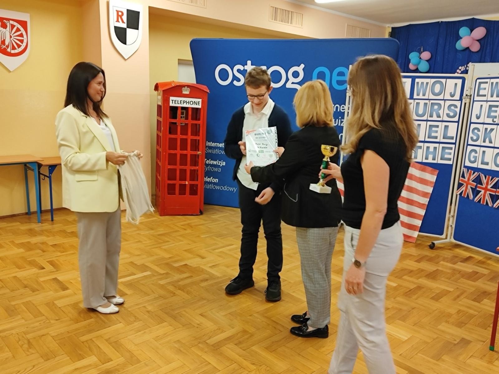 Zdjęcie w galerii na portalu naszraciborz.pl: XVII Wojewódzki Konkurs Języka Angielskiego The Globe w SP18  wiadomości z regionu