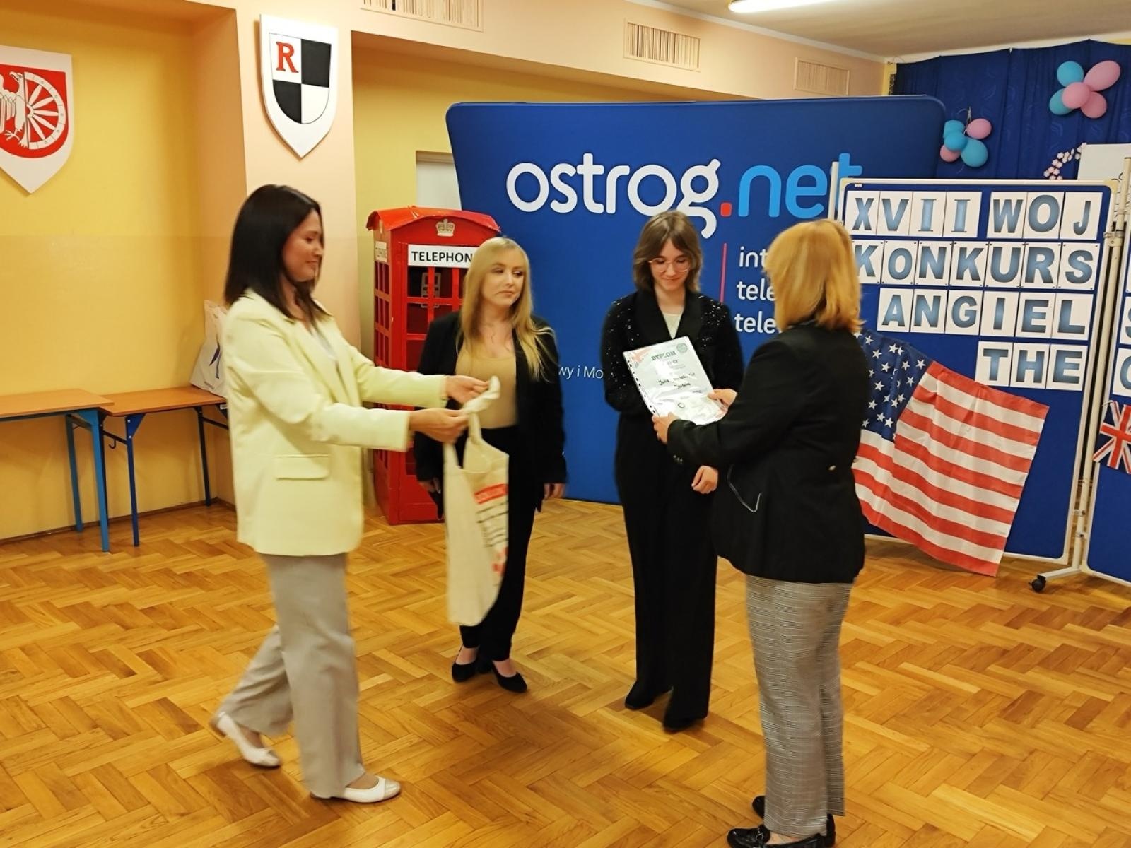 Zdjęcie w galerii na portalu naszraciborz.pl: XVII Wojewódzki Konkurs Języka Angielskiego The Globe w SP18  wiadomości z regionu