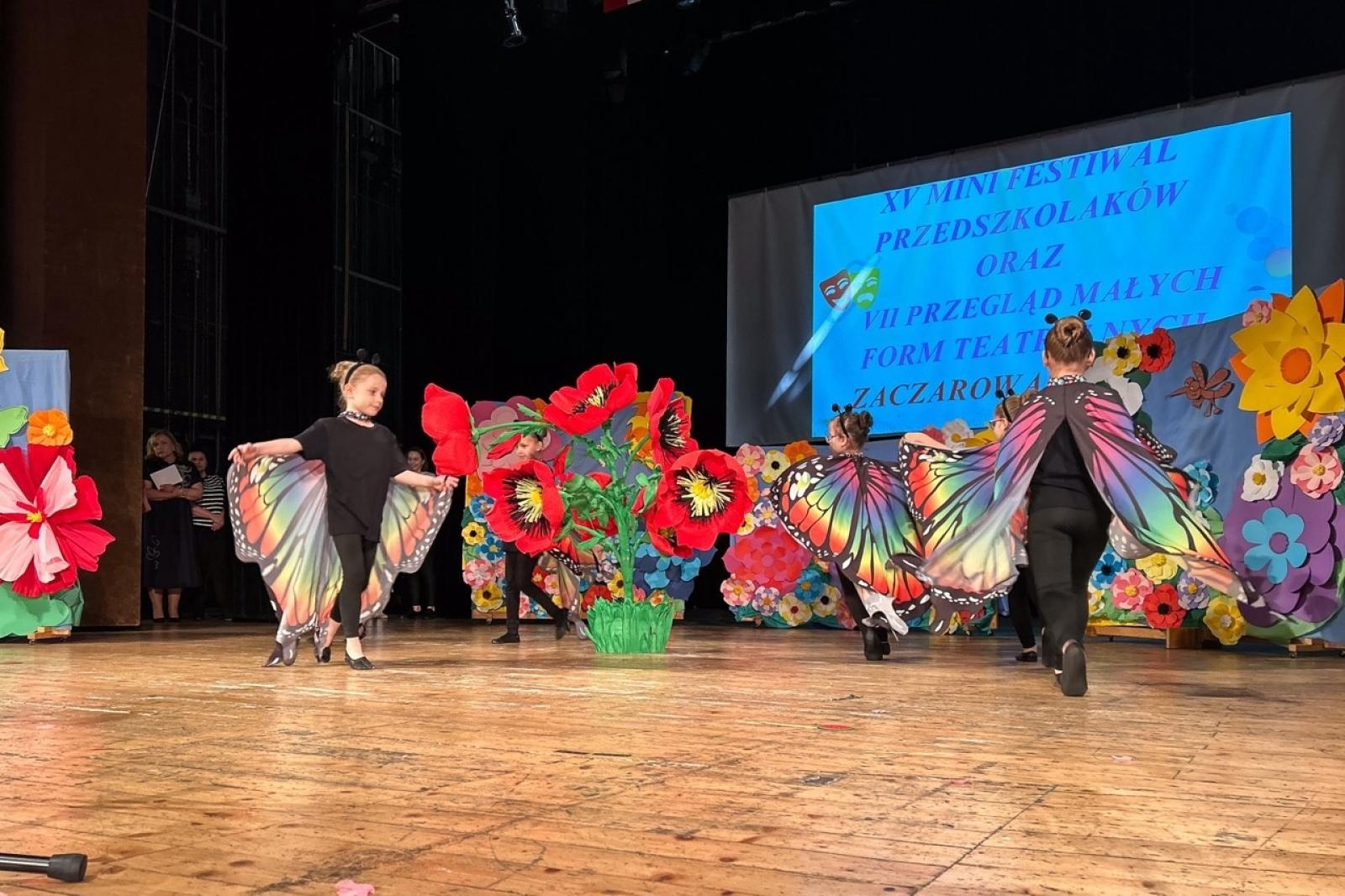 Zdjęcie w galerii na portalu naszraciborz.pl: 21 występów w XV Mini Festiwalu Przedszkolaków wiadomości z regionu