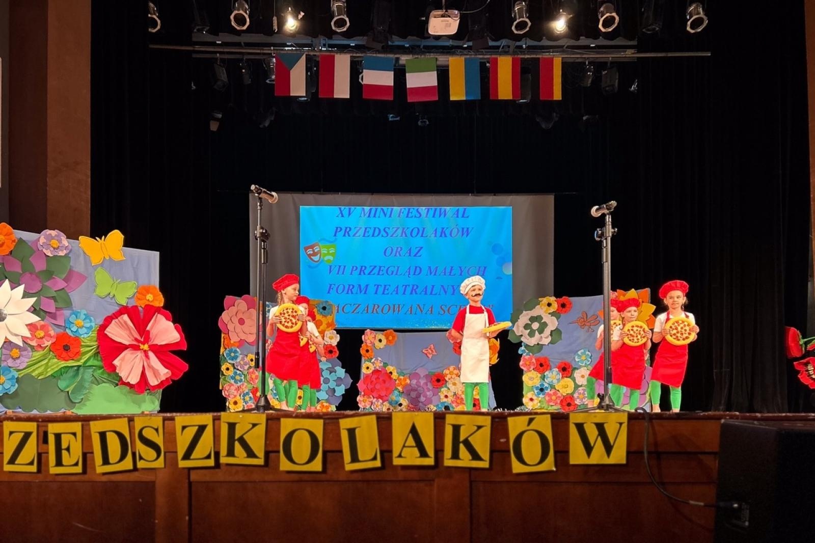 Zdjęcie w galerii na portalu naszraciborz.pl: 21 występów w XV Mini Festiwalu Przedszkolaków wiadomości z regionu