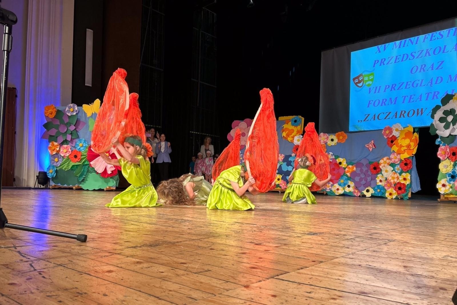 Zdjęcie w galerii na portalu naszraciborz.pl: 21 występów w XV Mini Festiwalu Przedszkolaków wiadomości z regionu