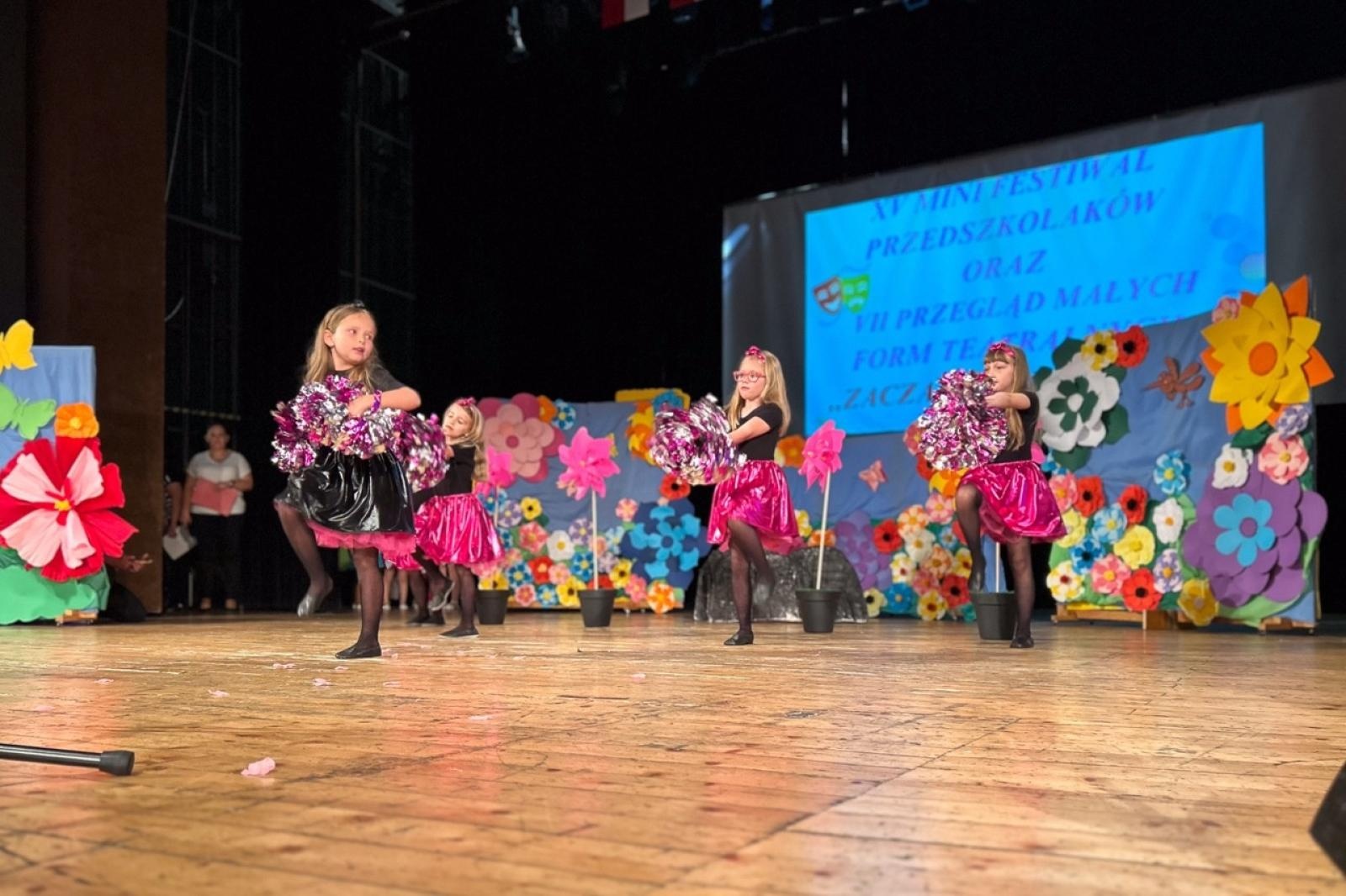 Zdjęcie w galerii na portalu naszraciborz.pl: 21 występów w XV Mini Festiwalu Przedszkolaków wiadomości z regionu
