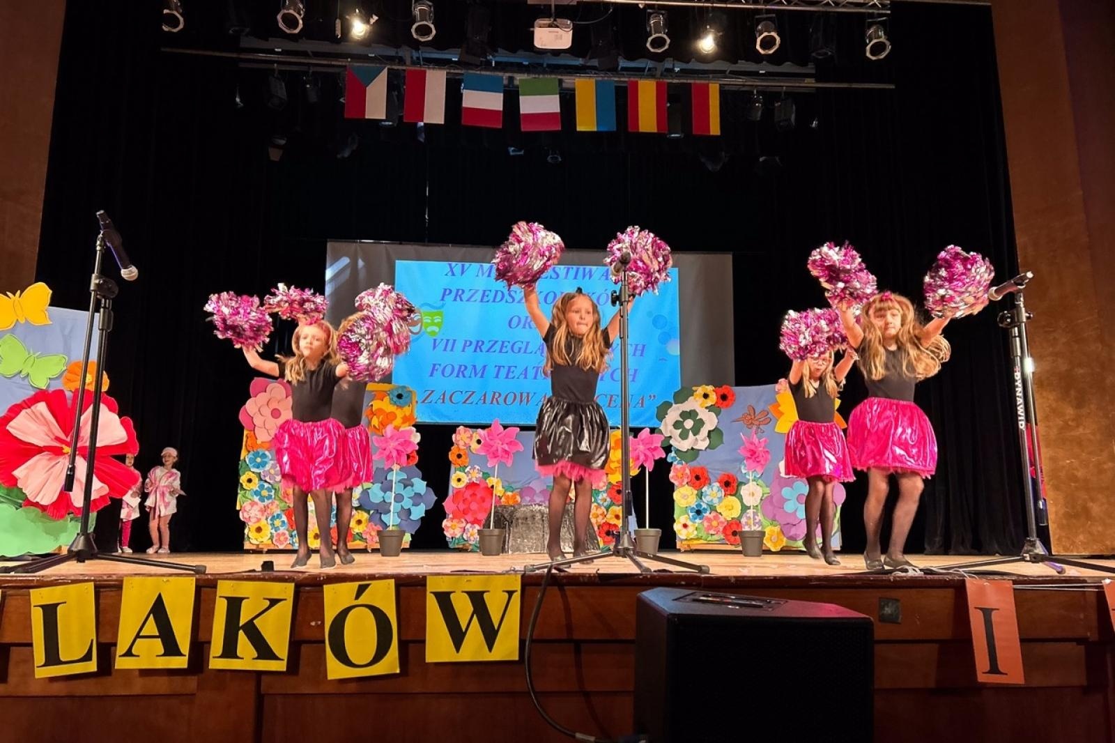 Zdjęcie w galerii na portalu naszraciborz.pl: 21 występów w XV Mini Festiwalu Przedszkolaków wiadomości z regionu