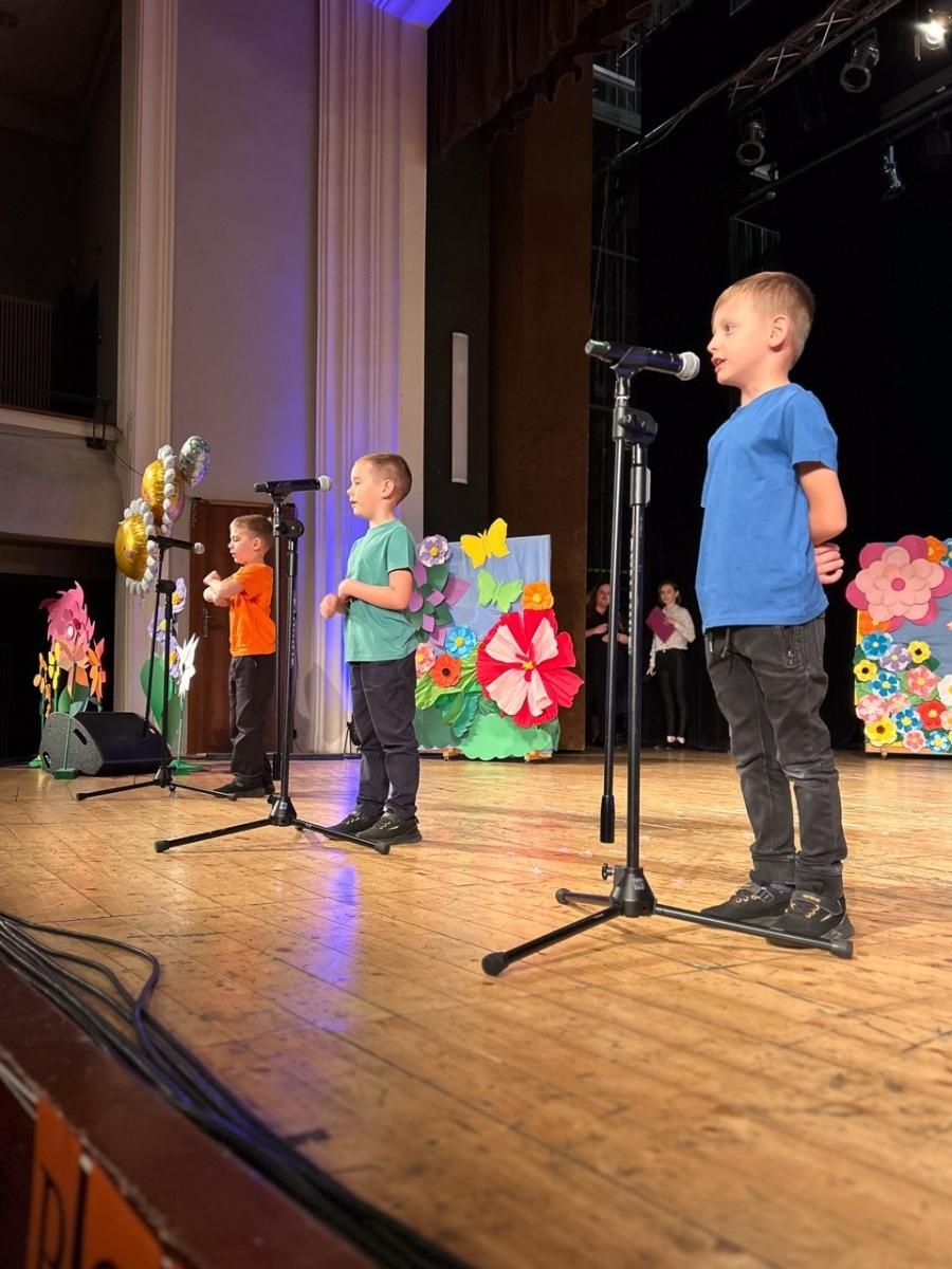 Zdjęcie w galerii na portalu naszraciborz.pl: 21 występów w XV Mini Festiwalu Przedszkolaków wiadomości z regionu