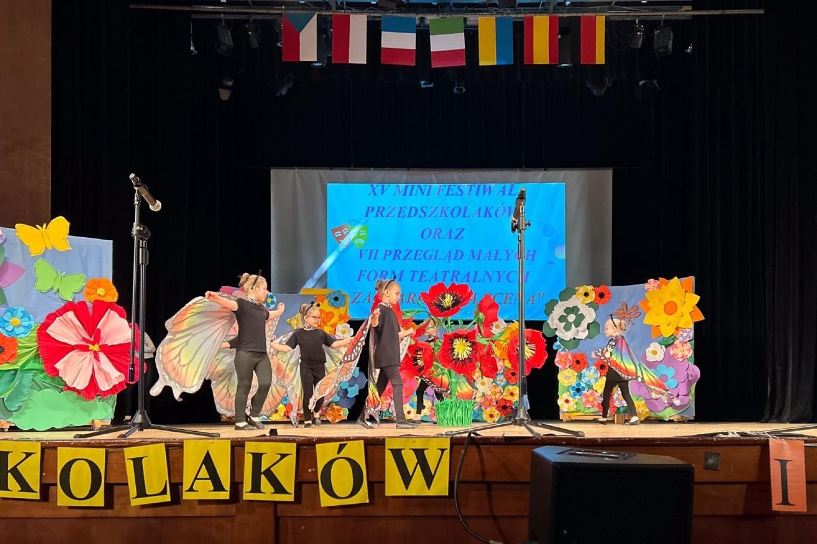 Zdjęcie w galerii na portalu naszraciborz.pl: 21 występów w XV Mini Festiwalu Przedszkolaków wiadomości z regionu