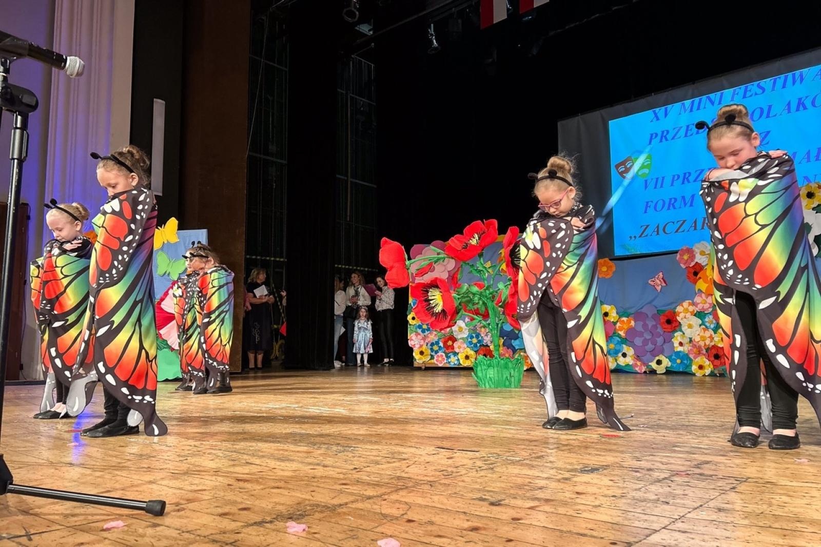 Zdjęcie w galerii na portalu naszraciborz.pl: 21 występów w XV Mini Festiwalu Przedszkolaków wiadomości z regionu