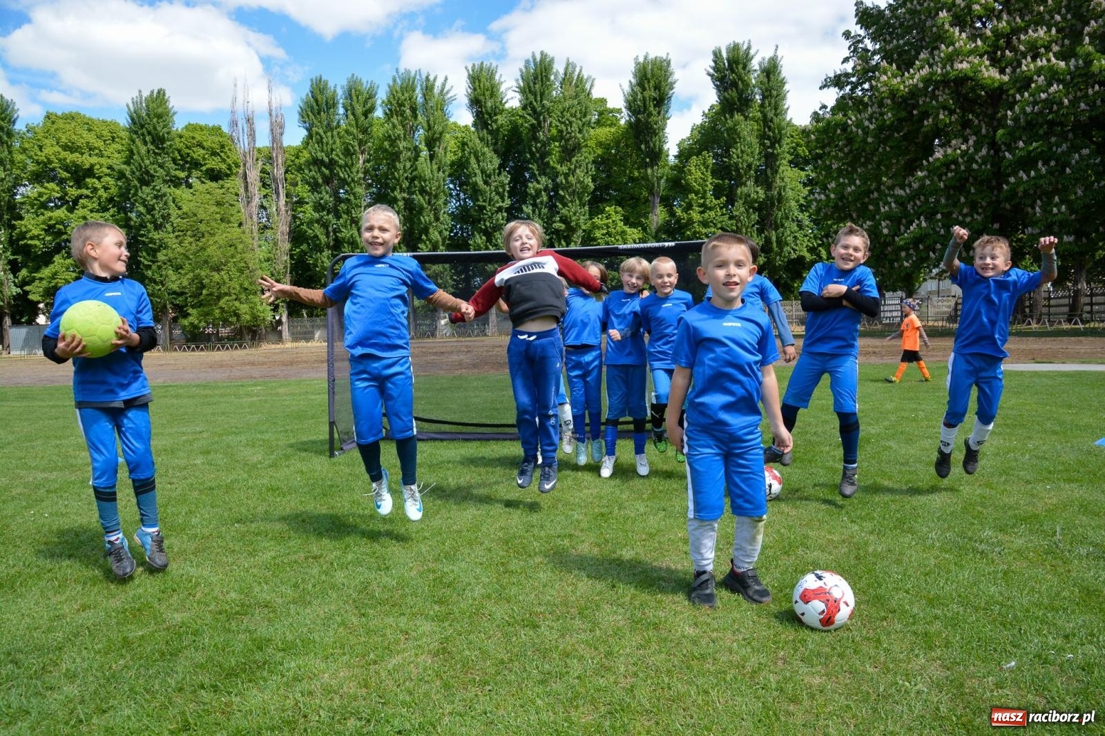 Zdjęcie w galerii na portalu naszraciborz.pl: Turniej Puchar Juniora 2025 - sportowa integracja najmłodszych z Junior Trening i ANS wiadomości z regionu