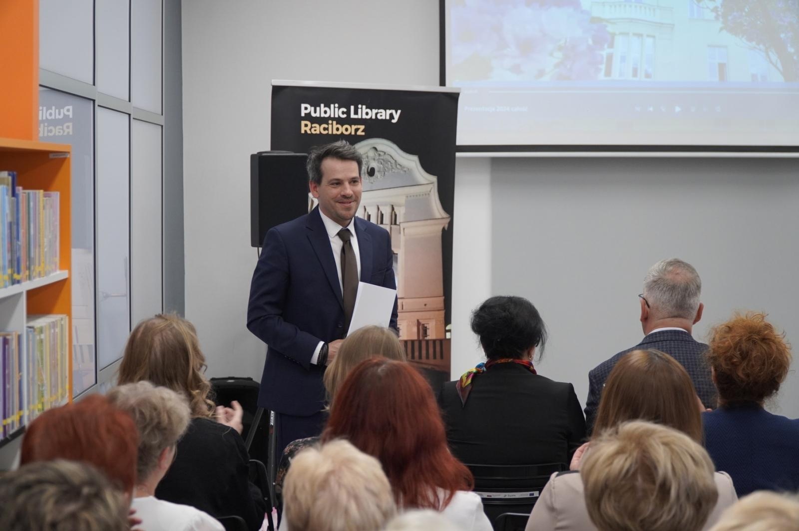 Zdjęcie w galerii na portalu naszraciborz.pl: Święto Bibliotekarzy w raciborskiej książnicy wiadomości z regionu