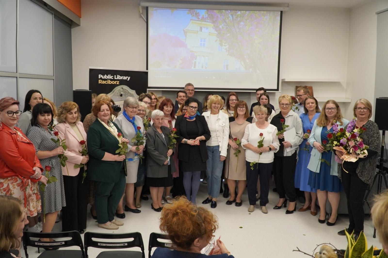 Zdjęcie w galerii na portalu naszraciborz.pl: Święto Bibliotekarzy w raciborskiej książnicy wiadomości z regionu