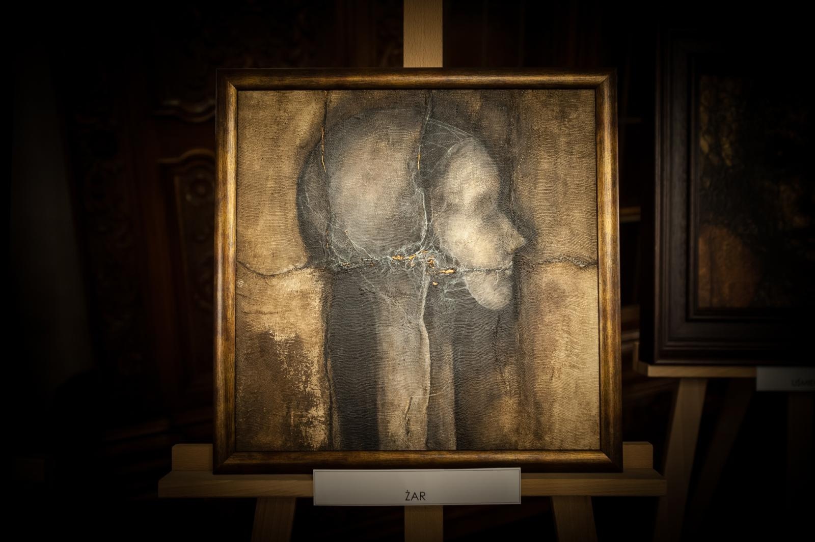 Zdjęcie w galerii na portalu naszraciborz.pl: Ciemna noc duszy – wernisaż prac Jolanty Krzyżek na zamku wiadomości z regionu