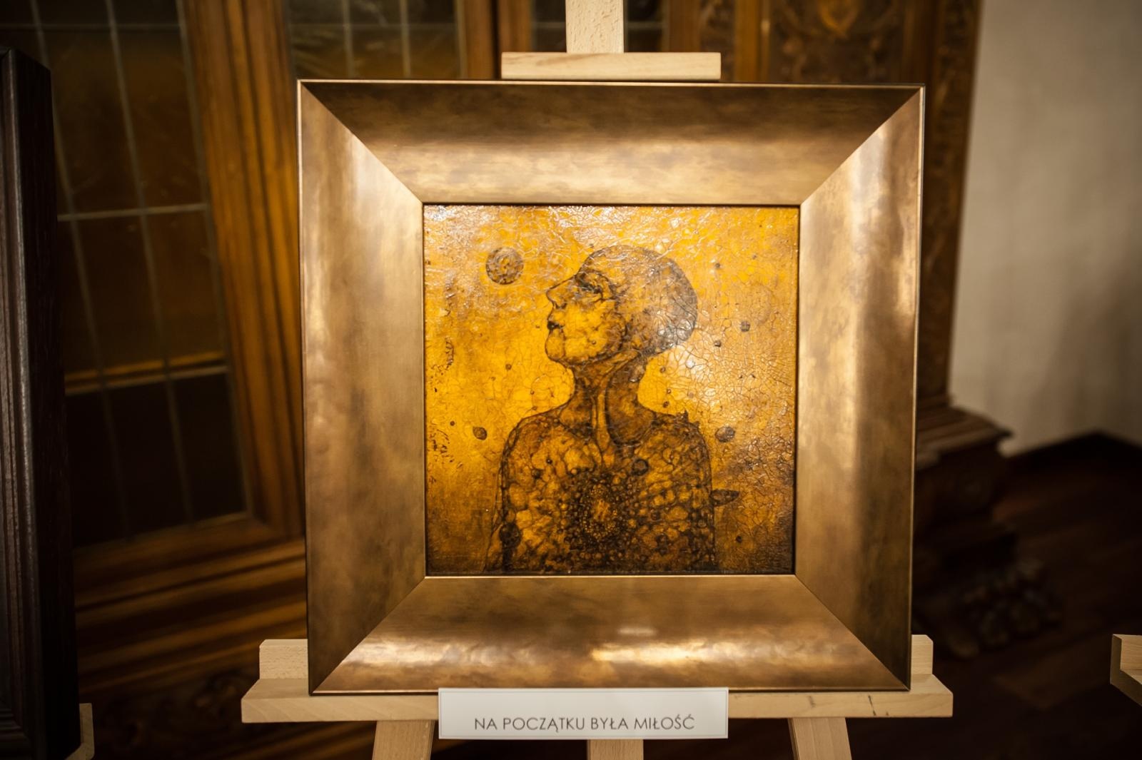 Zdjęcie w galerii na portalu naszraciborz.pl: Ciemna noc duszy – wernisaż prac Jolanty Krzyżek na zamku wiadomości z regionu