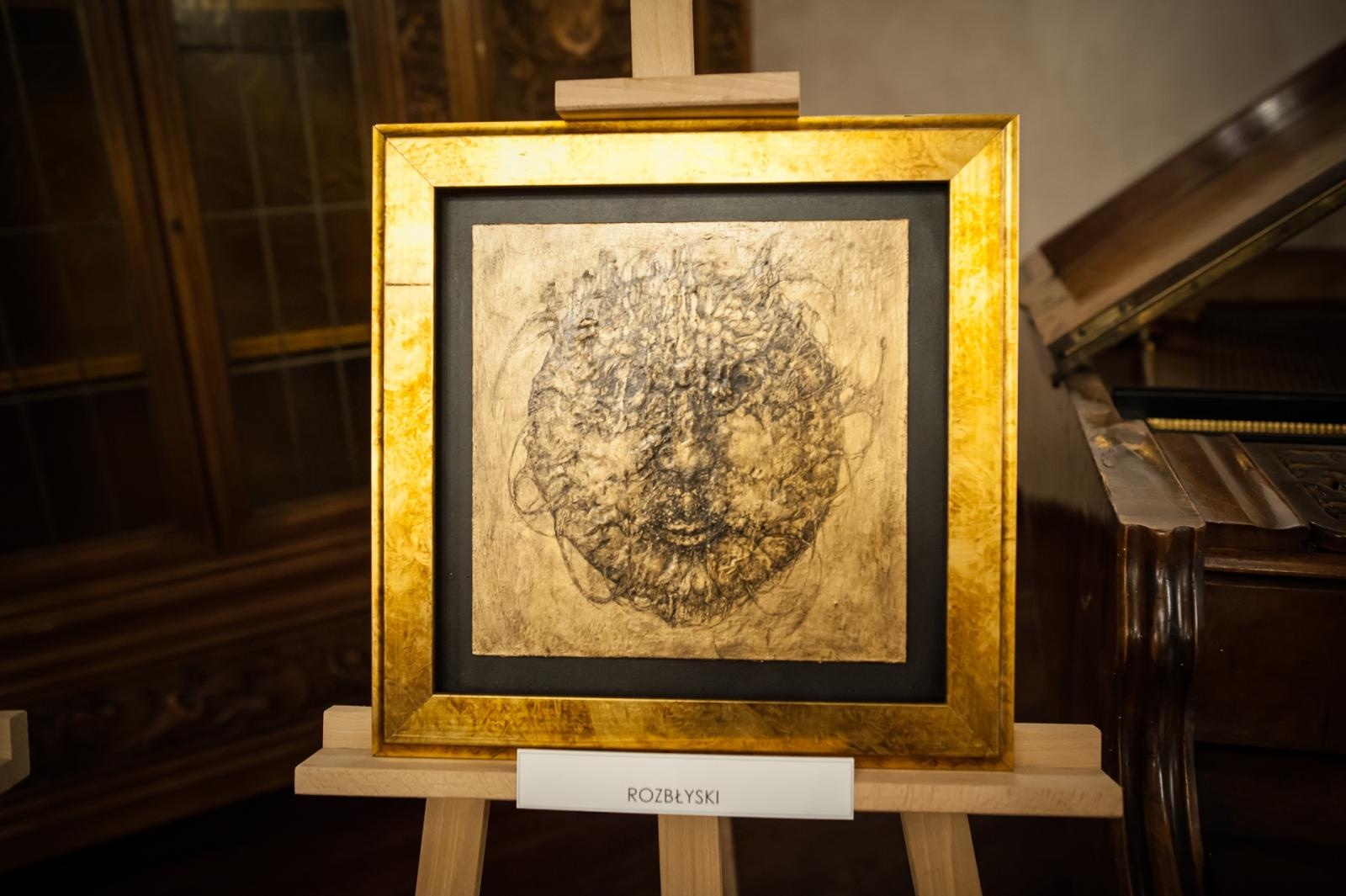 Zdjęcie w galerii na portalu naszraciborz.pl: Ciemna noc duszy – wernisaż prac Jolanty Krzyżek na zamku wiadomości z regionu