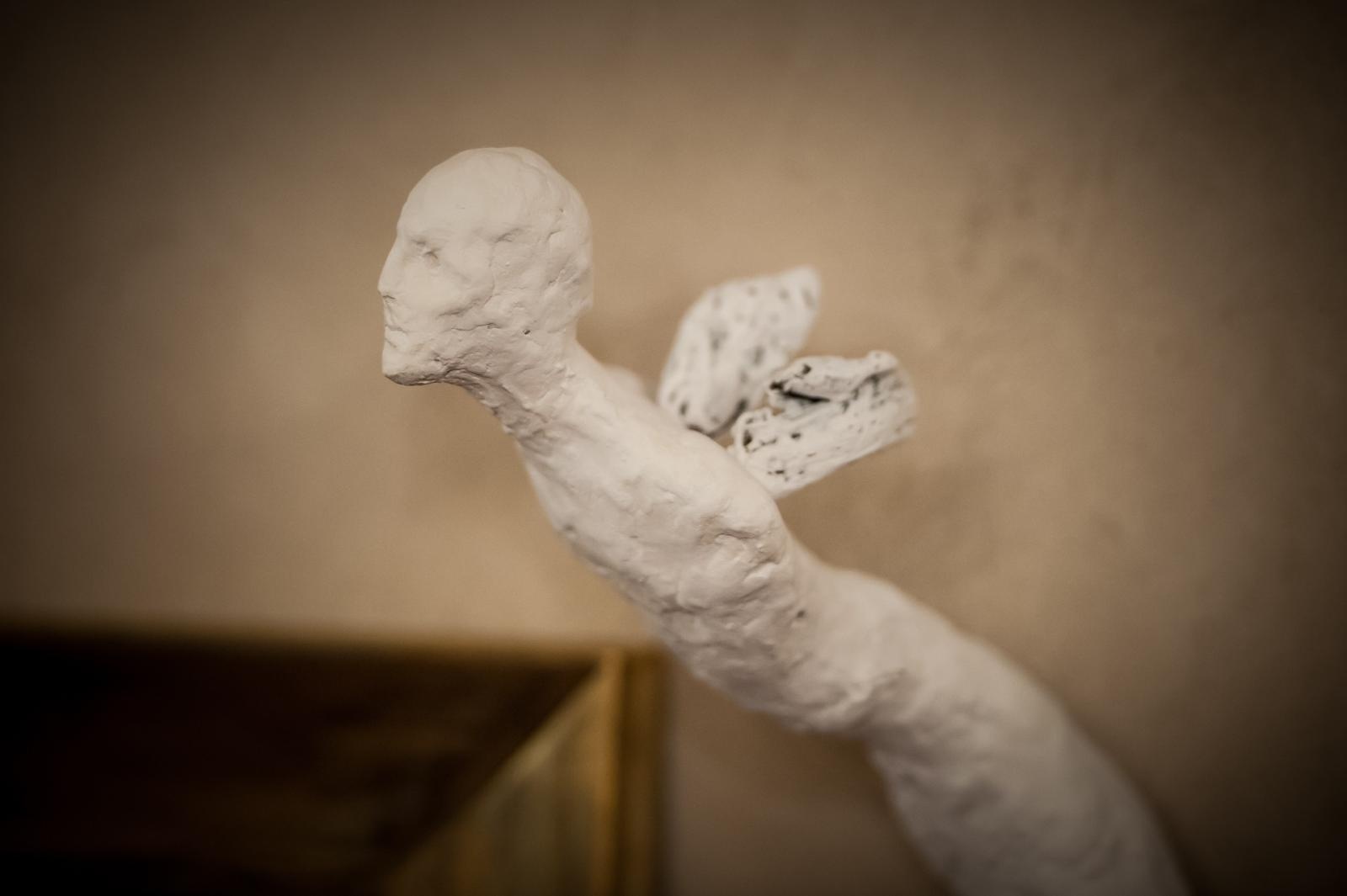 Zdjęcie w galerii na portalu naszraciborz.pl: Ciemna noc duszy – wernisaż prac Jolanty Krzyżek na zamku wiadomości z regionu