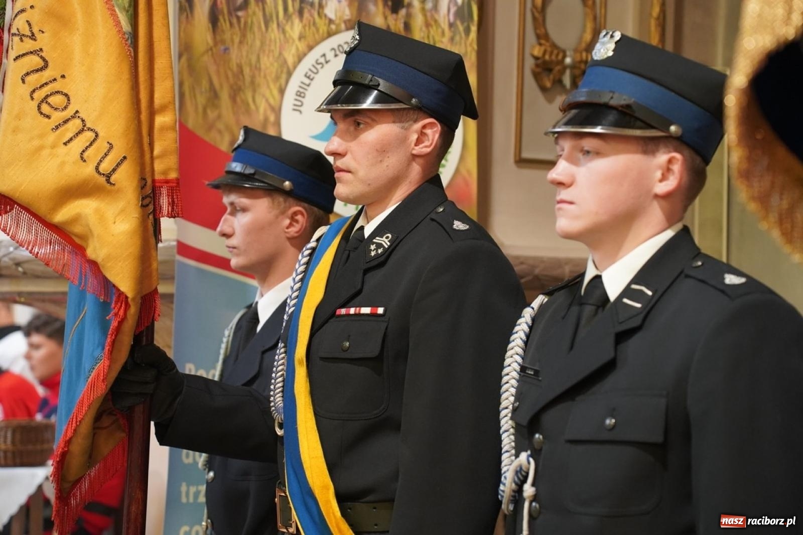 Zdjęcie w galerii na portalu naszraciborz.pl: 100-lecie OSP Gamów. Wręczono odznaczenia i poświęcono tablicę pamiątkową wiadomości z regionu