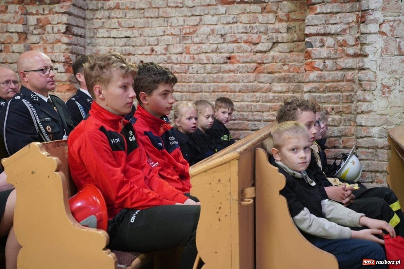 Zdjęcie w galerii na portalu naszraciborz.pl: 100-lecie OSP Gamów. Wręczono odznaczenia i poświęcono tablicę pamiątkową wiadomości z regionu