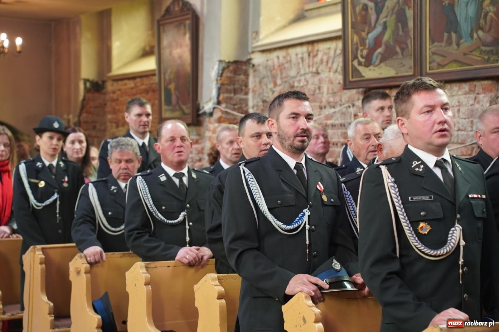 Zdjęcie w galerii na portalu naszraciborz.pl: 100-lecie OSP Gamów. Wręczono odznaczenia i poświęcono tablicę pamiątkową wiadomości z regionu