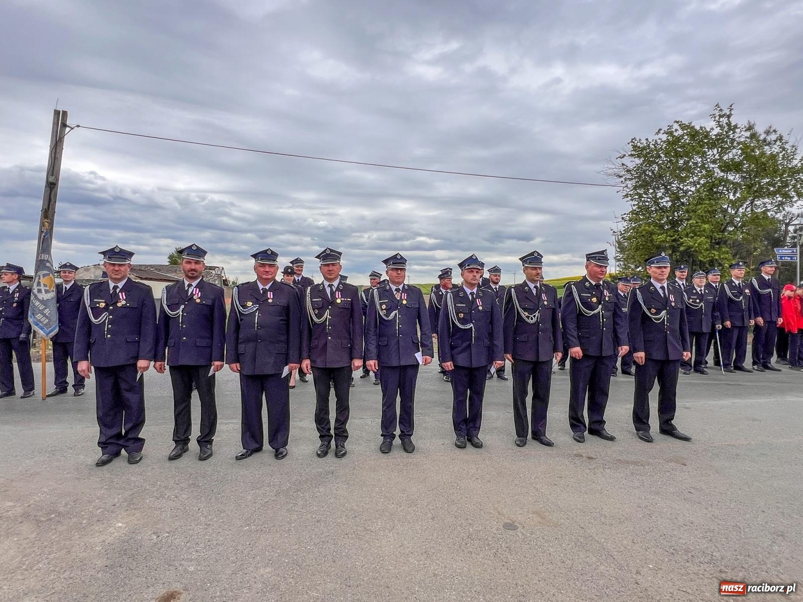 Zdjęcie w galerii na portalu naszraciborz.pl: 100-lecie OSP Gamów. Wręczono odznaczenia i poświęcono tablicę pamiątkową wiadomości z regionu