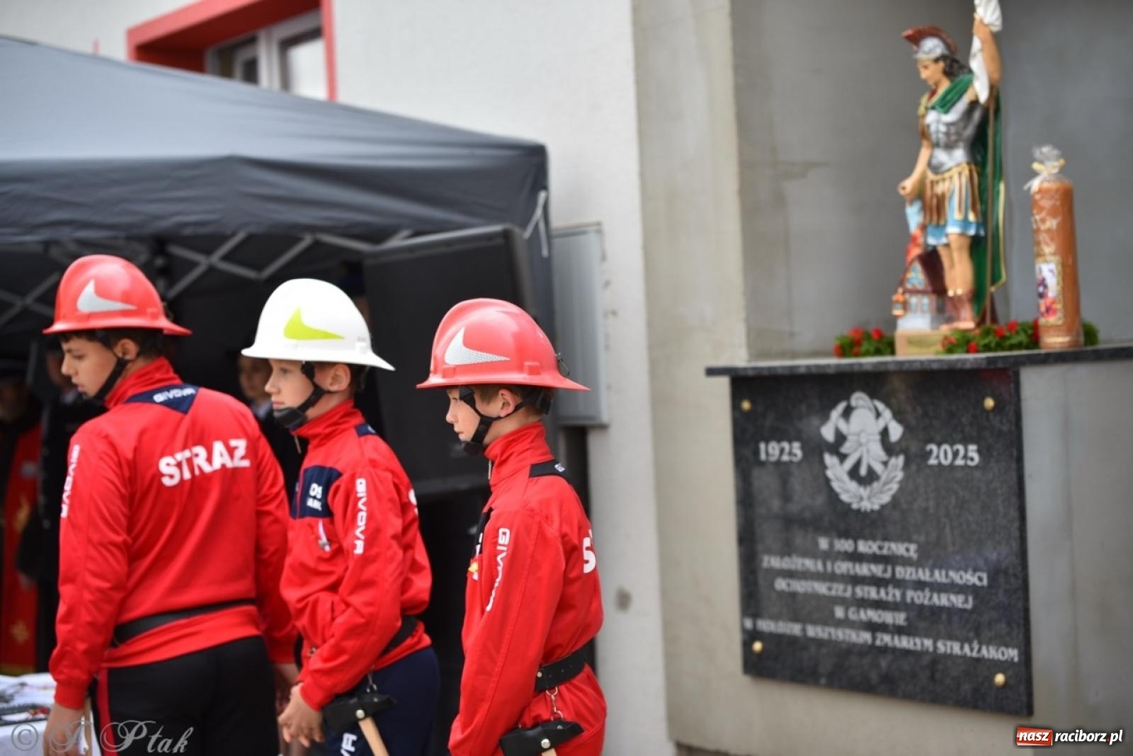 Zdjęcie w galerii na portalu naszraciborz.pl: 100-lecie OSP Gamów. Wręczono odznaczenia i poświęcono tablicę pamiątkową wiadomości z regionu