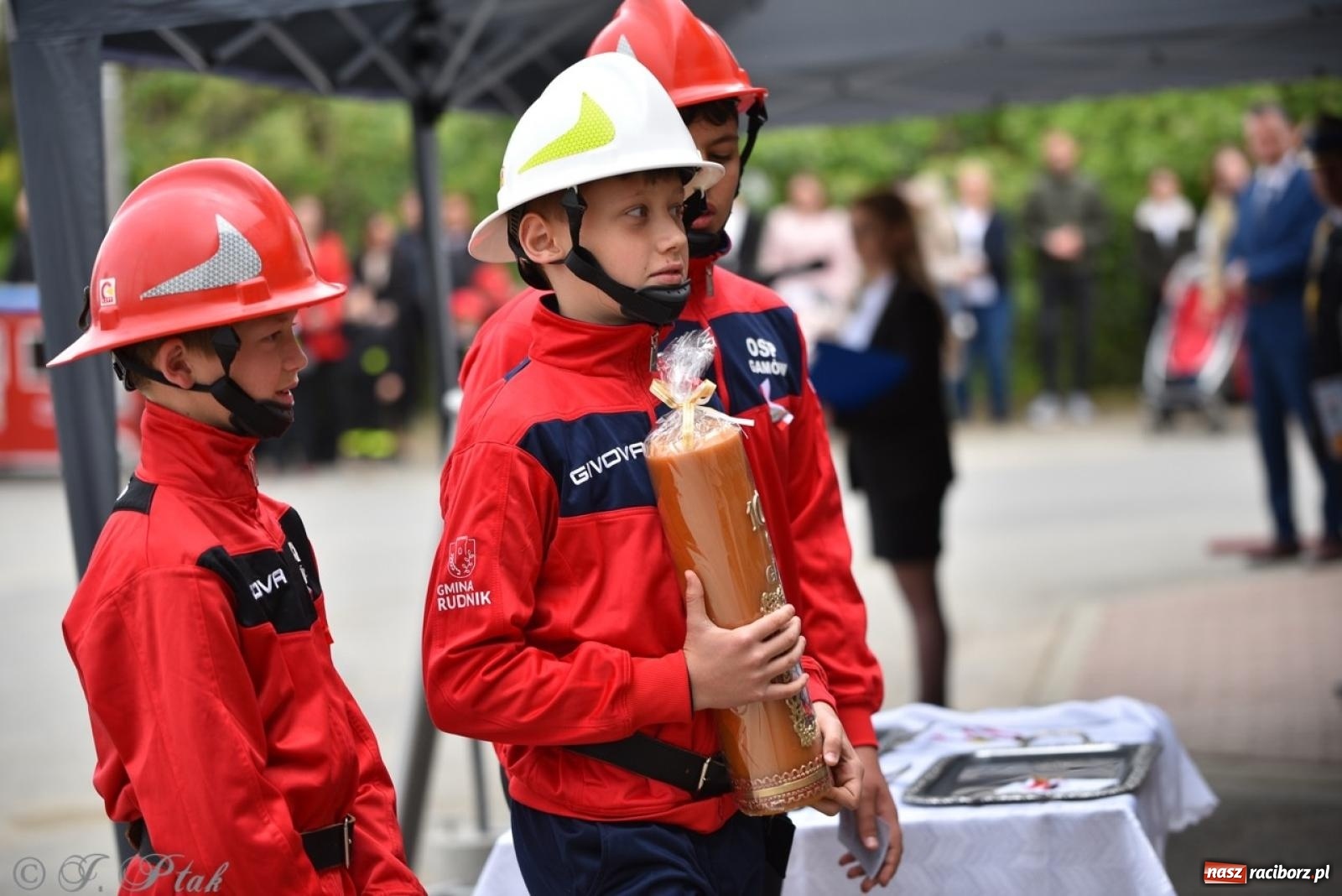 Zdjęcie w galerii na portalu naszraciborz.pl: 100-lecie OSP Gamów. Wręczono odznaczenia i poświęcono tablicę pamiątkową wiadomości z regionu