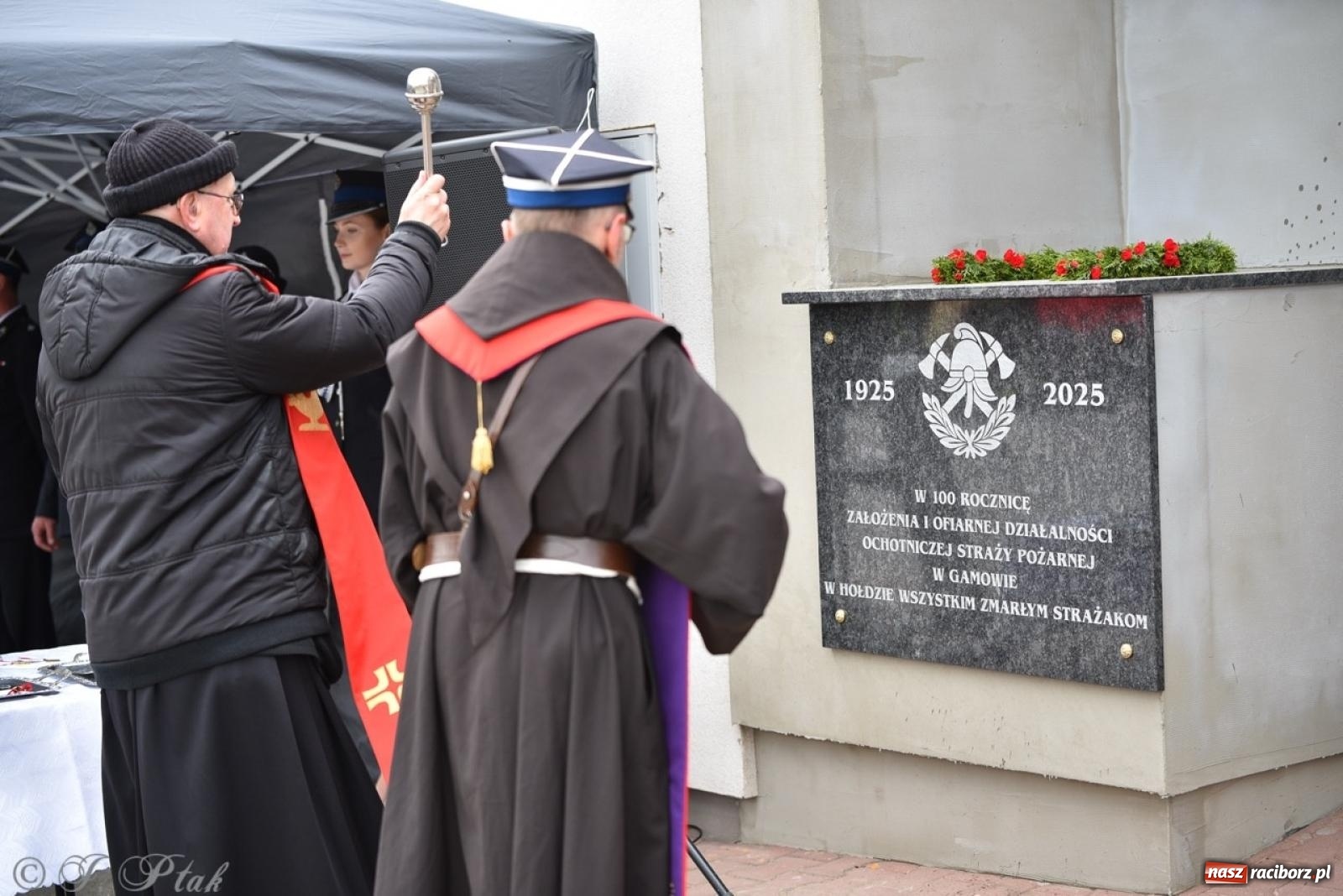 Zdjęcie w galerii na portalu naszraciborz.pl: 100-lecie OSP Gamów. Wręczono odznaczenia i poświęcono tablicę pamiątkową wiadomości z regionu