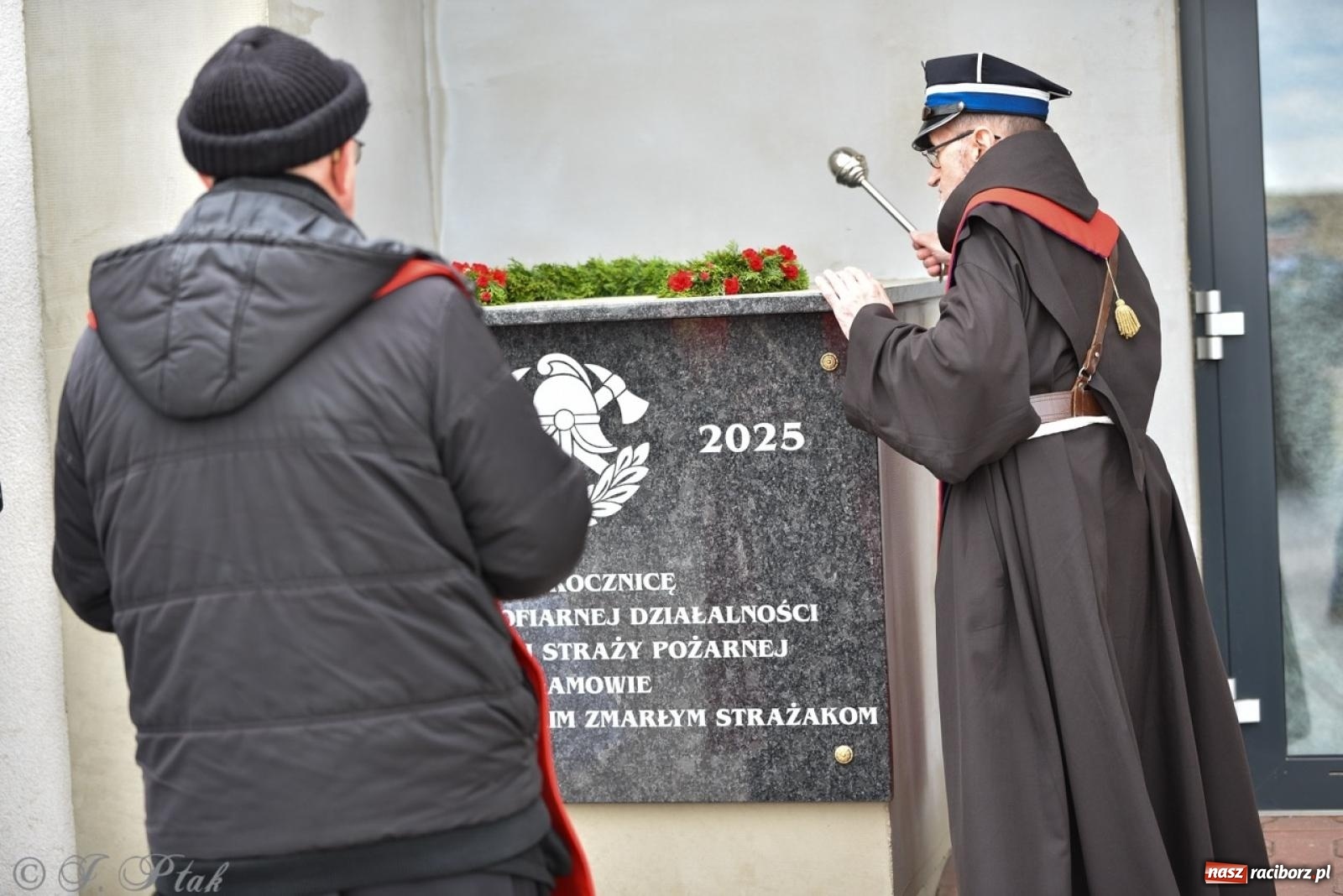 Zdjęcie w galerii na portalu naszraciborz.pl: 100-lecie OSP Gamów. Wręczono odznaczenia i poświęcono tablicę pamiątkową wiadomości z regionu