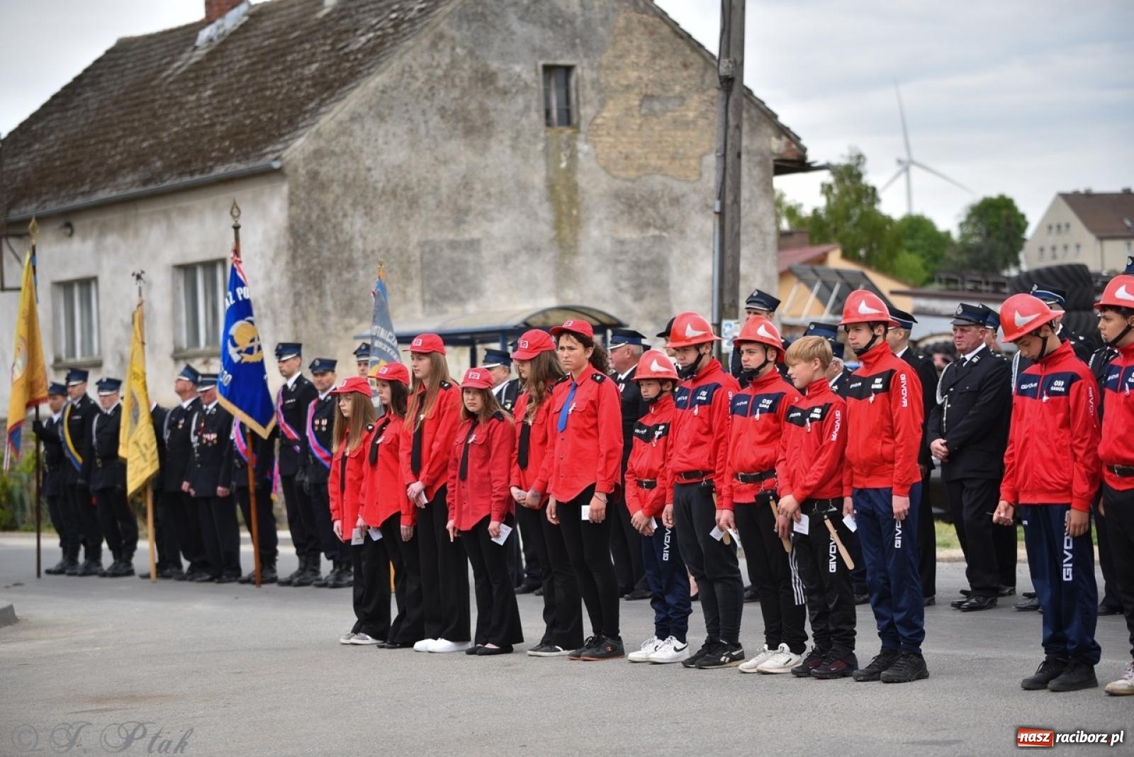 Zdjęcie w galerii na portalu naszraciborz.pl: 100-lecie OSP Gamów. Wręczono odznaczenia i poświęcono tablicę pamiątkową wiadomości z regionu