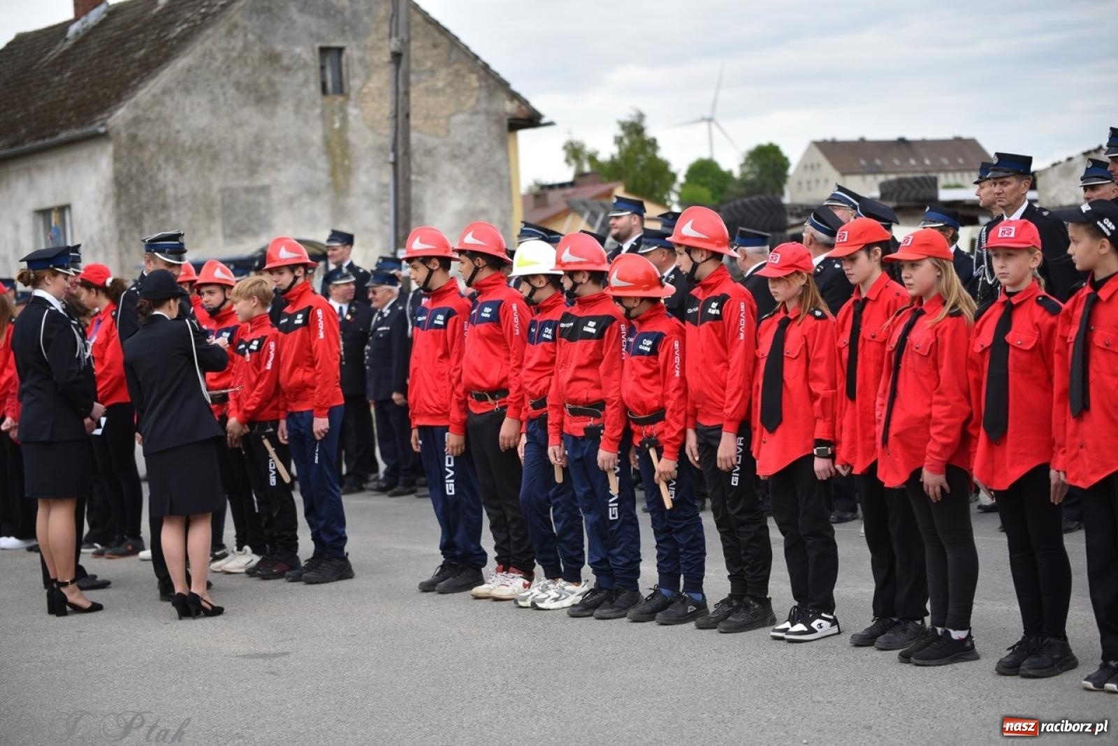 Zdjęcie w galerii na portalu naszraciborz.pl: 100-lecie OSP Gamów. Wręczono odznaczenia i poświęcono tablicę pamiątkową wiadomości z regionu