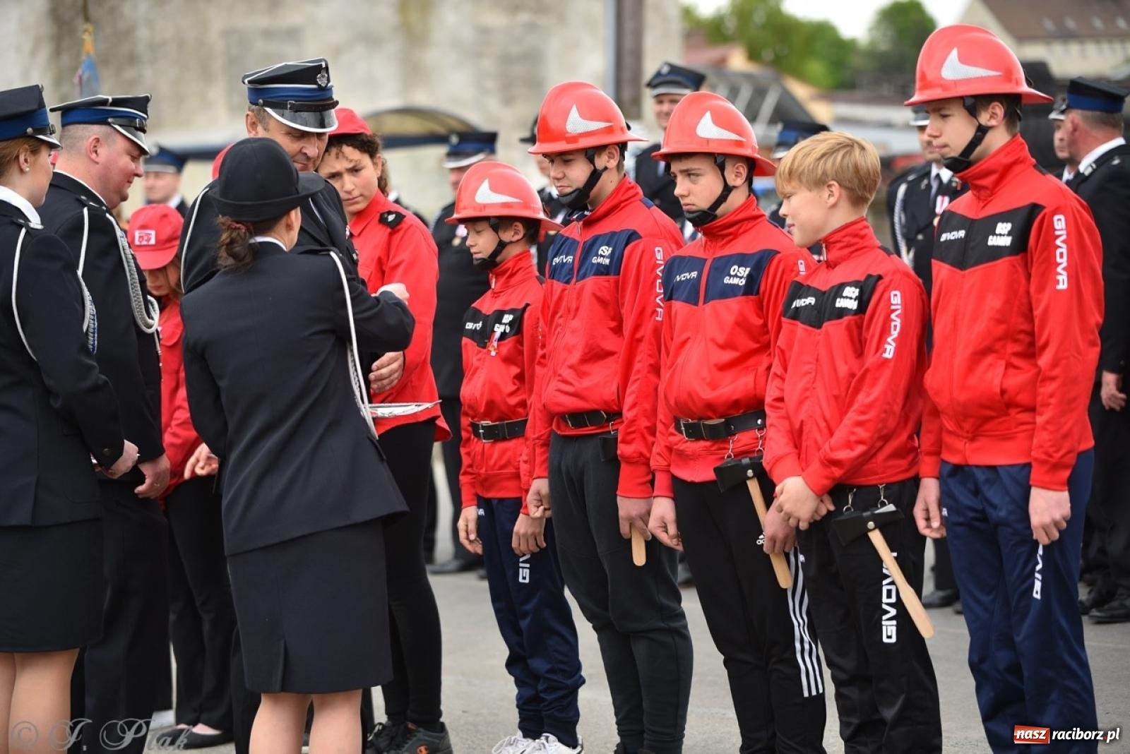 Zdjęcie w galerii na portalu naszraciborz.pl: 100-lecie OSP Gamów. Wręczono odznaczenia i poświęcono tablicę pamiątkową wiadomości z regionu
