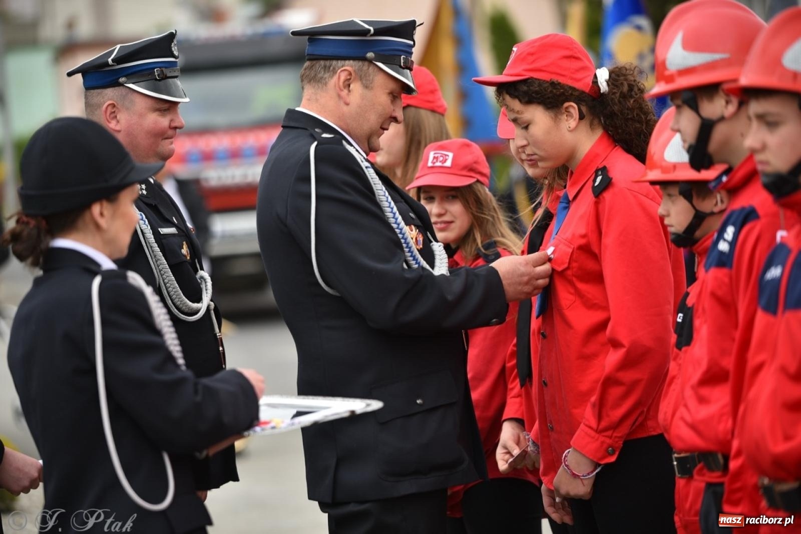 Zdjęcie w galerii na portalu naszraciborz.pl: 100-lecie OSP Gamów. Wręczono odznaczenia i poświęcono tablicę pamiątkową wiadomości z regionu