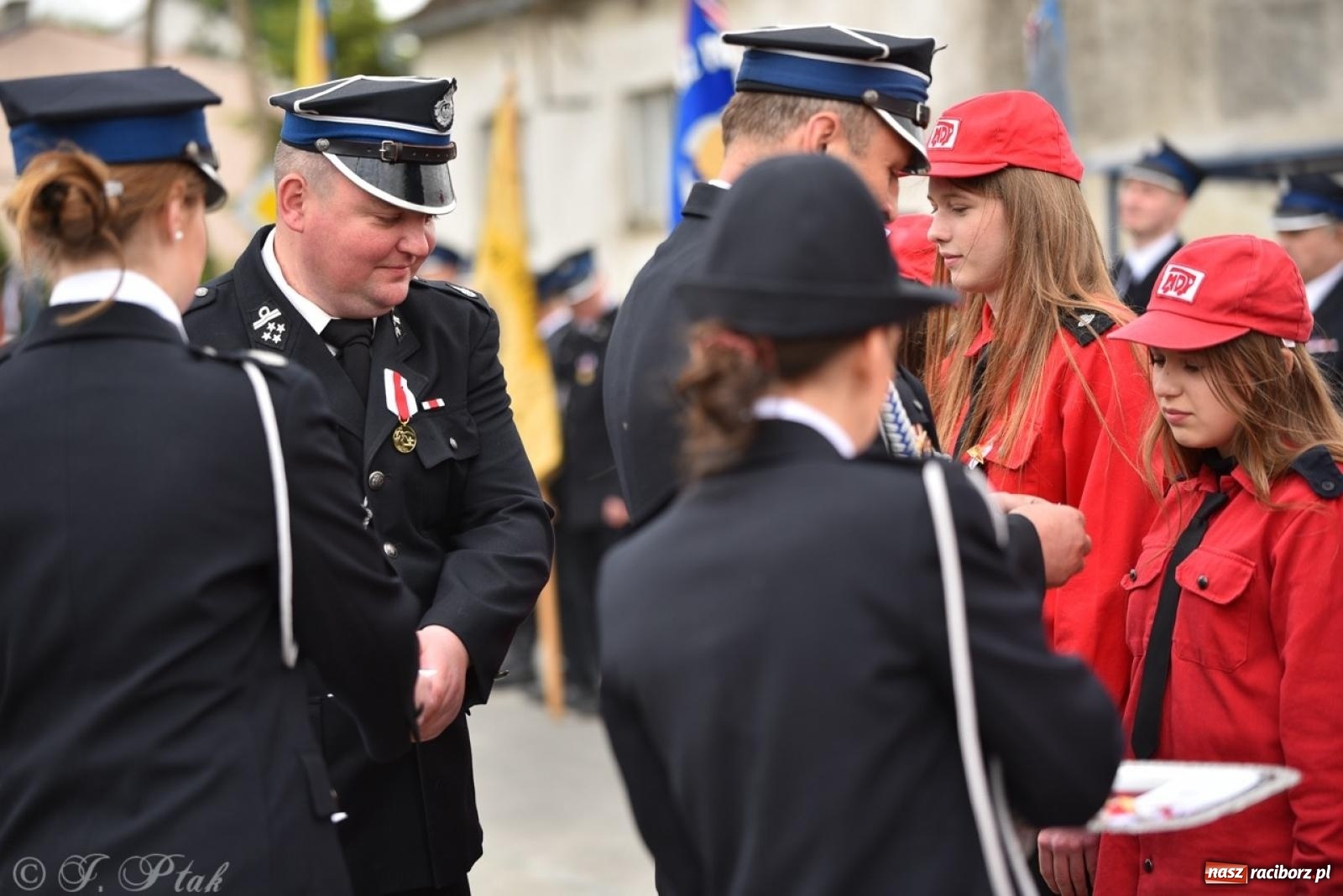 Zdjęcie w galerii na portalu naszraciborz.pl: 100-lecie OSP Gamów. Wręczono odznaczenia i poświęcono tablicę pamiątkową wiadomości z regionu