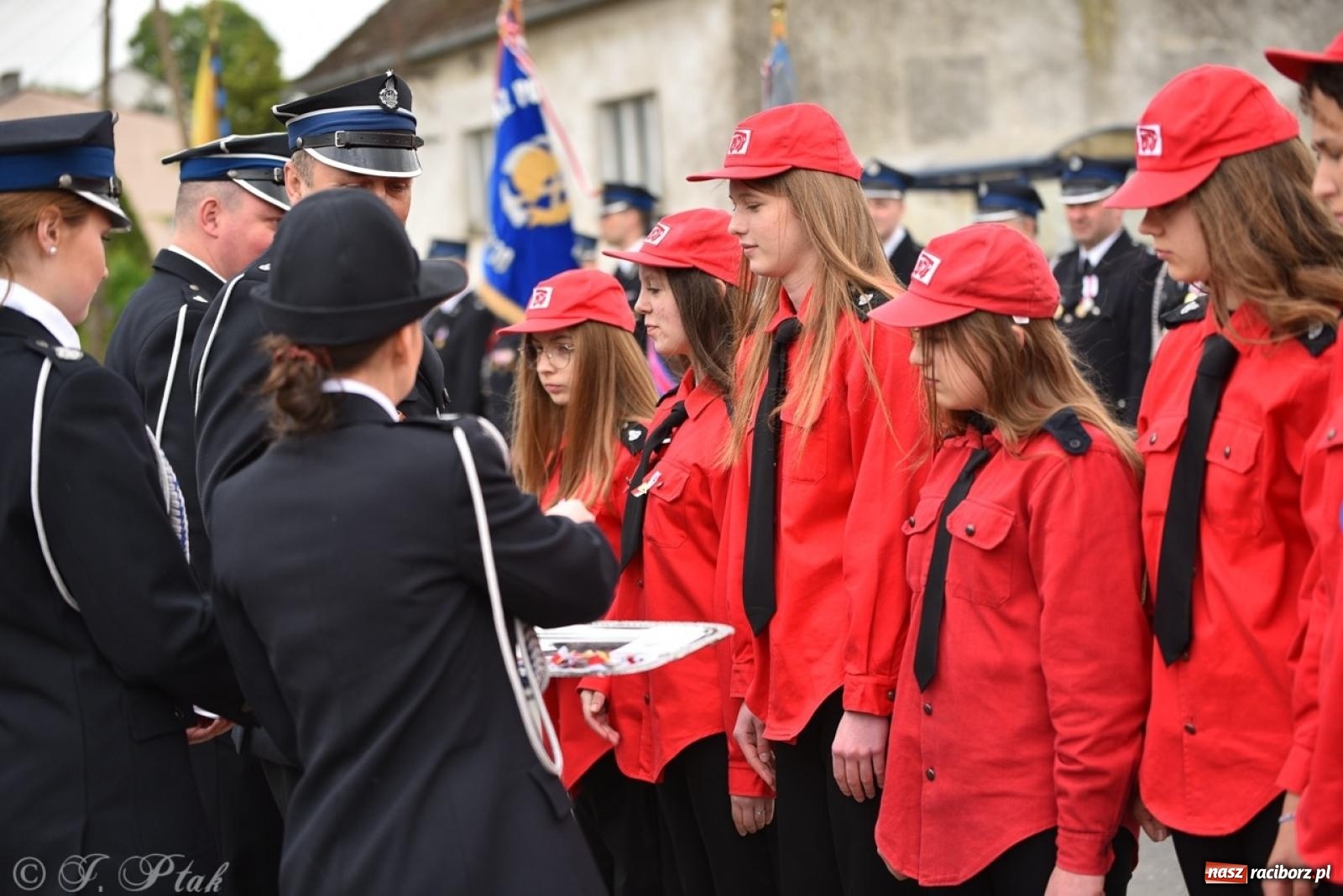 Zdjęcie w galerii na portalu naszraciborz.pl: 100-lecie OSP Gamów. Wręczono odznaczenia i poświęcono tablicę pamiątkową wiadomości z regionu