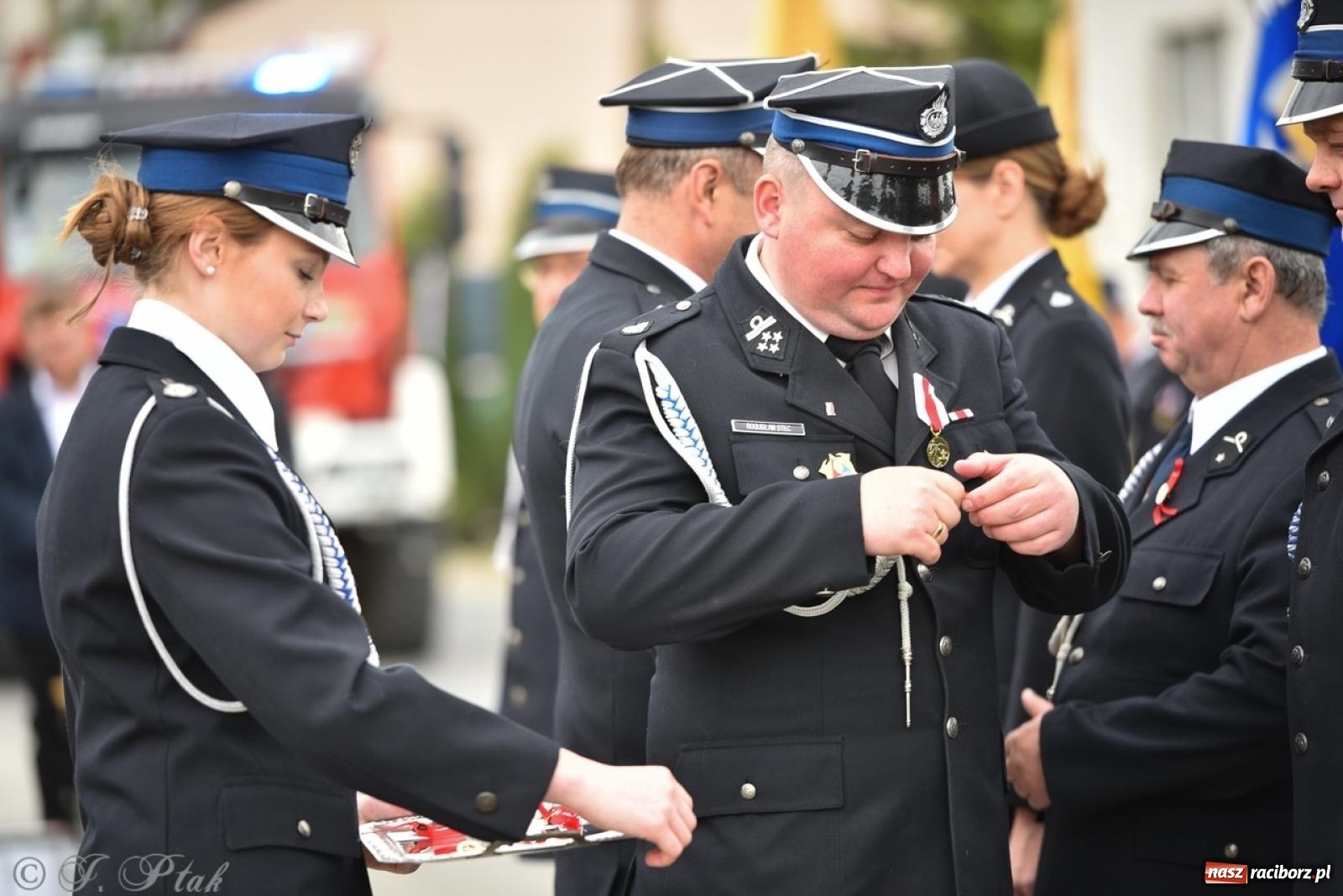 Zdjęcie w galerii na portalu naszraciborz.pl: 100-lecie OSP Gamów. Wręczono odznaczenia i poświęcono tablicę pamiątkową wiadomości z regionu